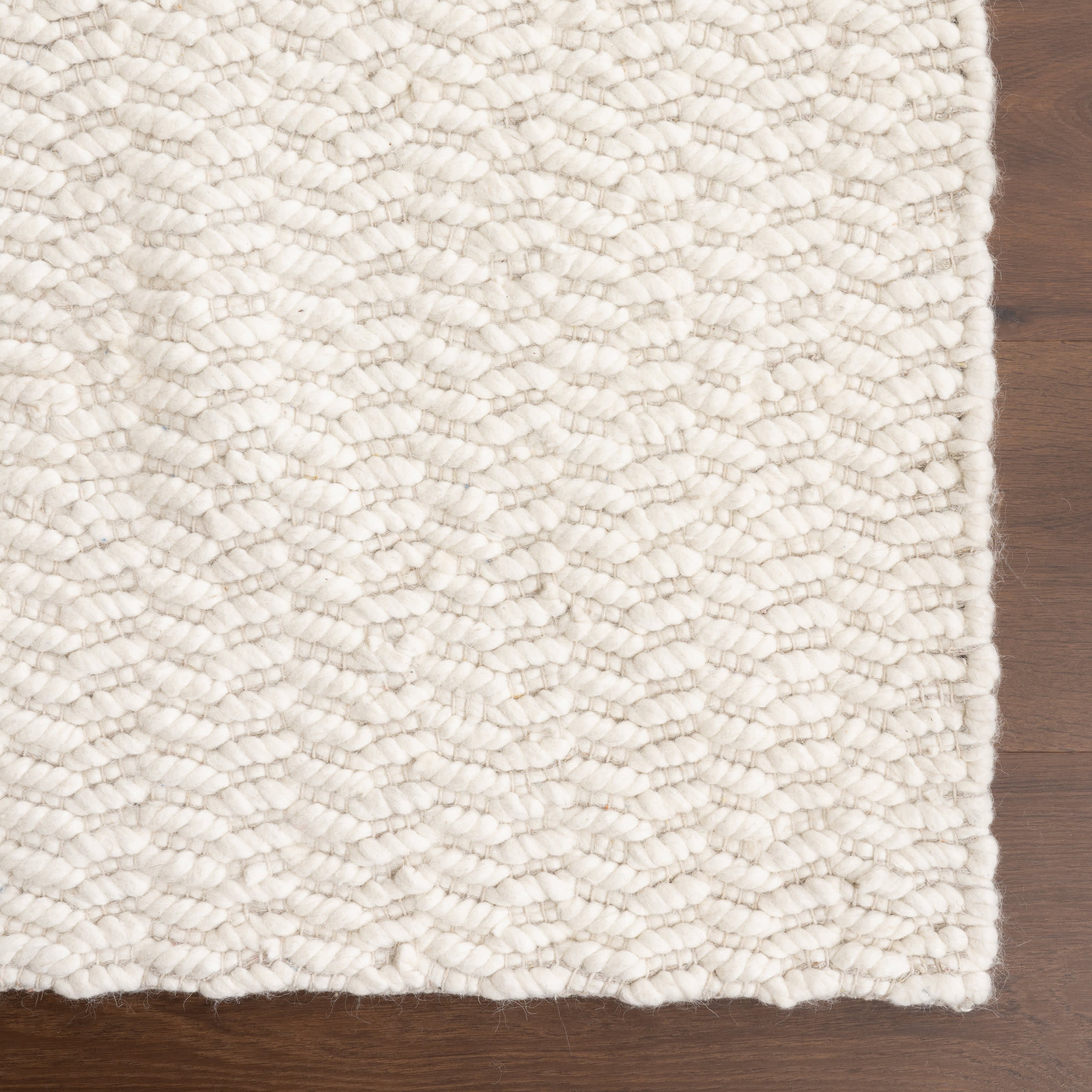 Sutton Solid Chevron Rug | Ivory - Image 4