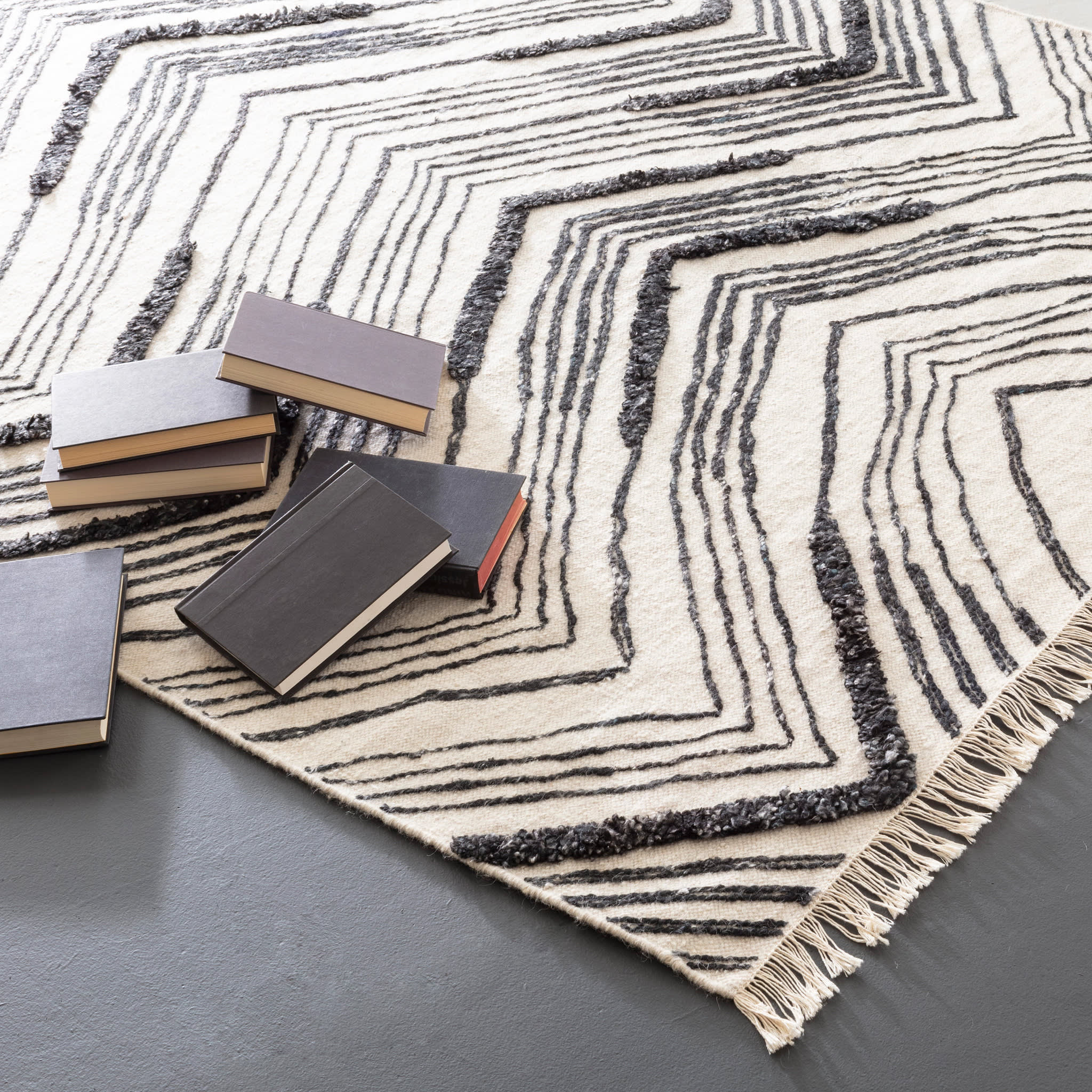 Tasha Handwoven Wool Rug | Ivory/Black - Image 3