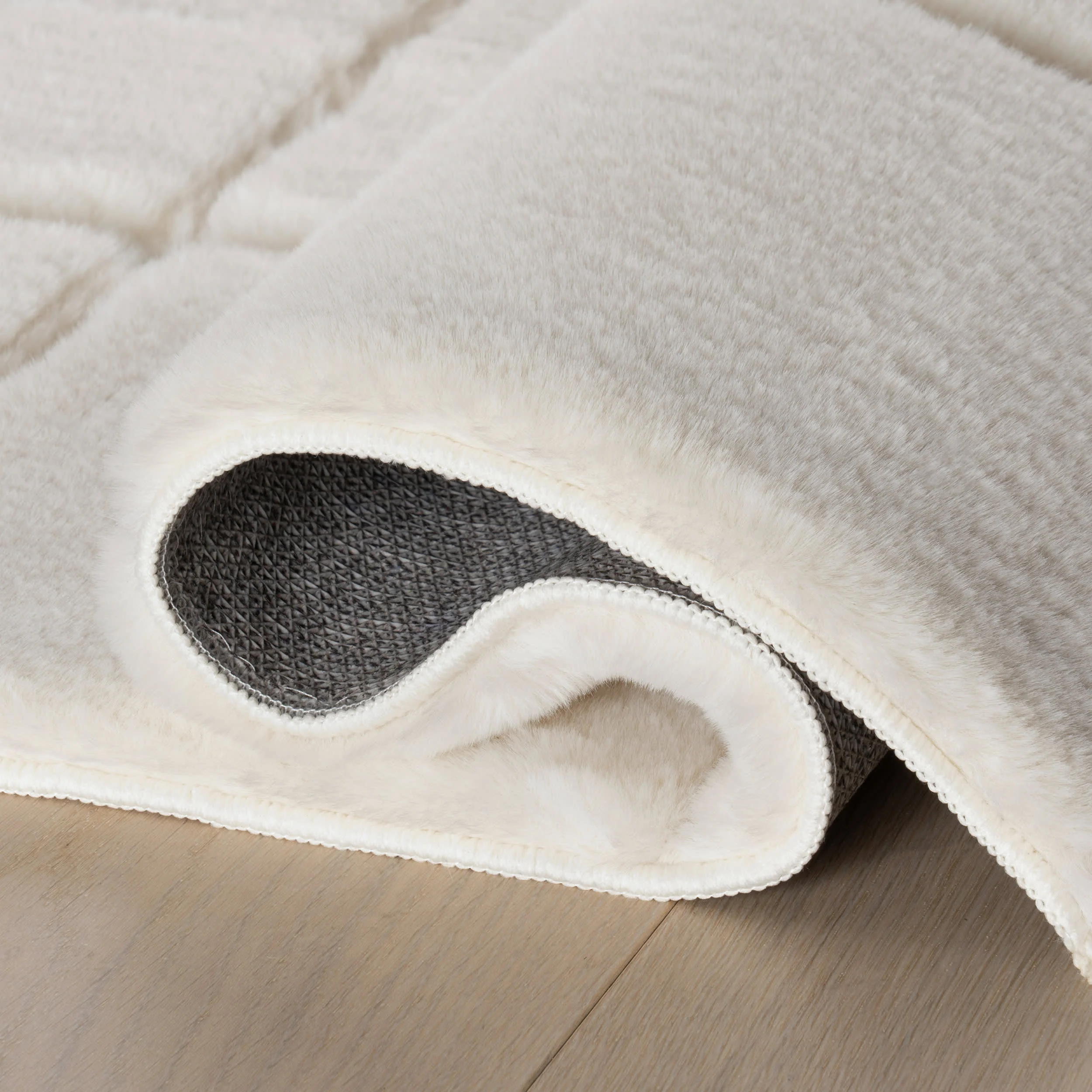 Tessera Grid Plush Cloud Washable Rug | Off White - Image 7