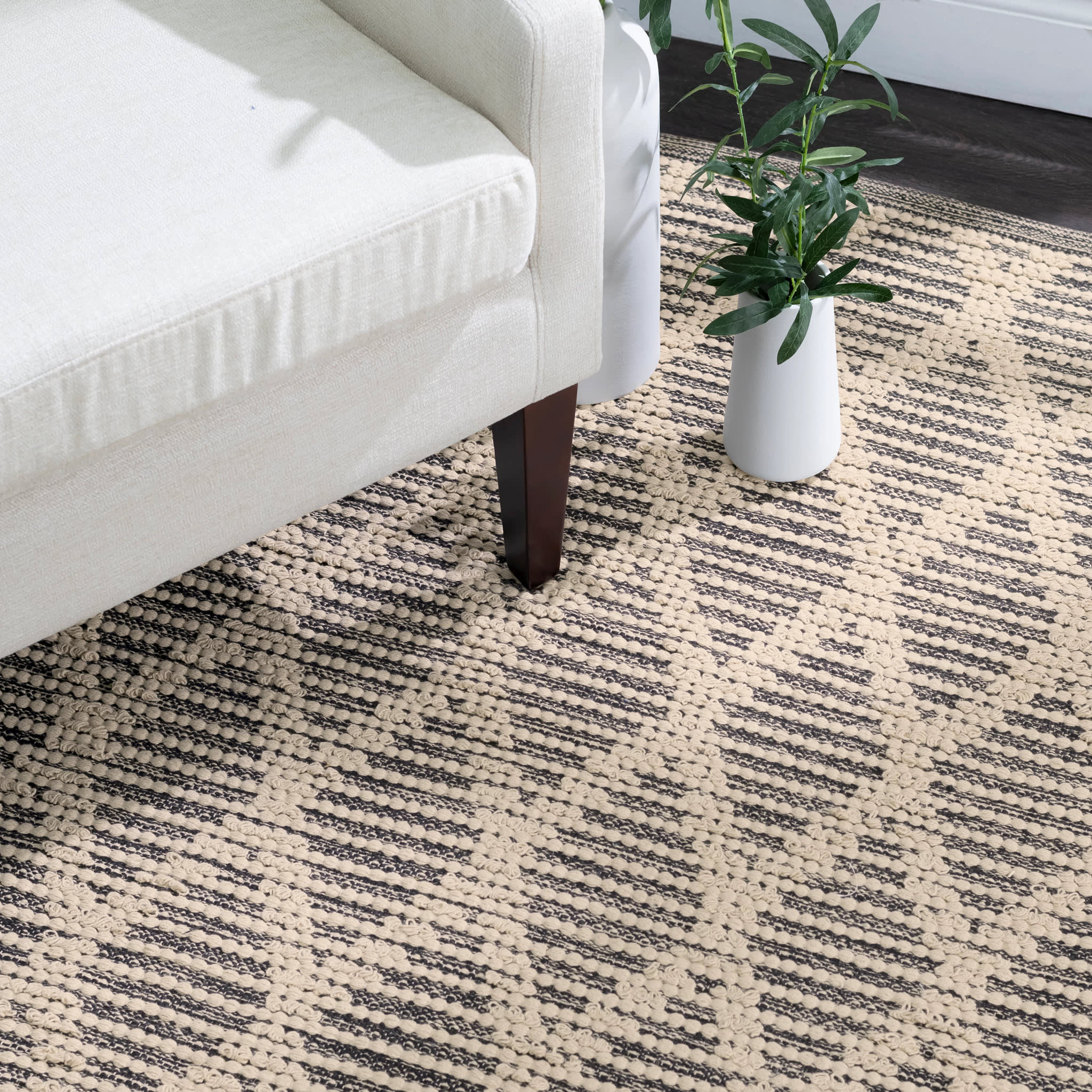 Textured Diamond Handwoven Cotton Rug | Black/Ivory - Image 3