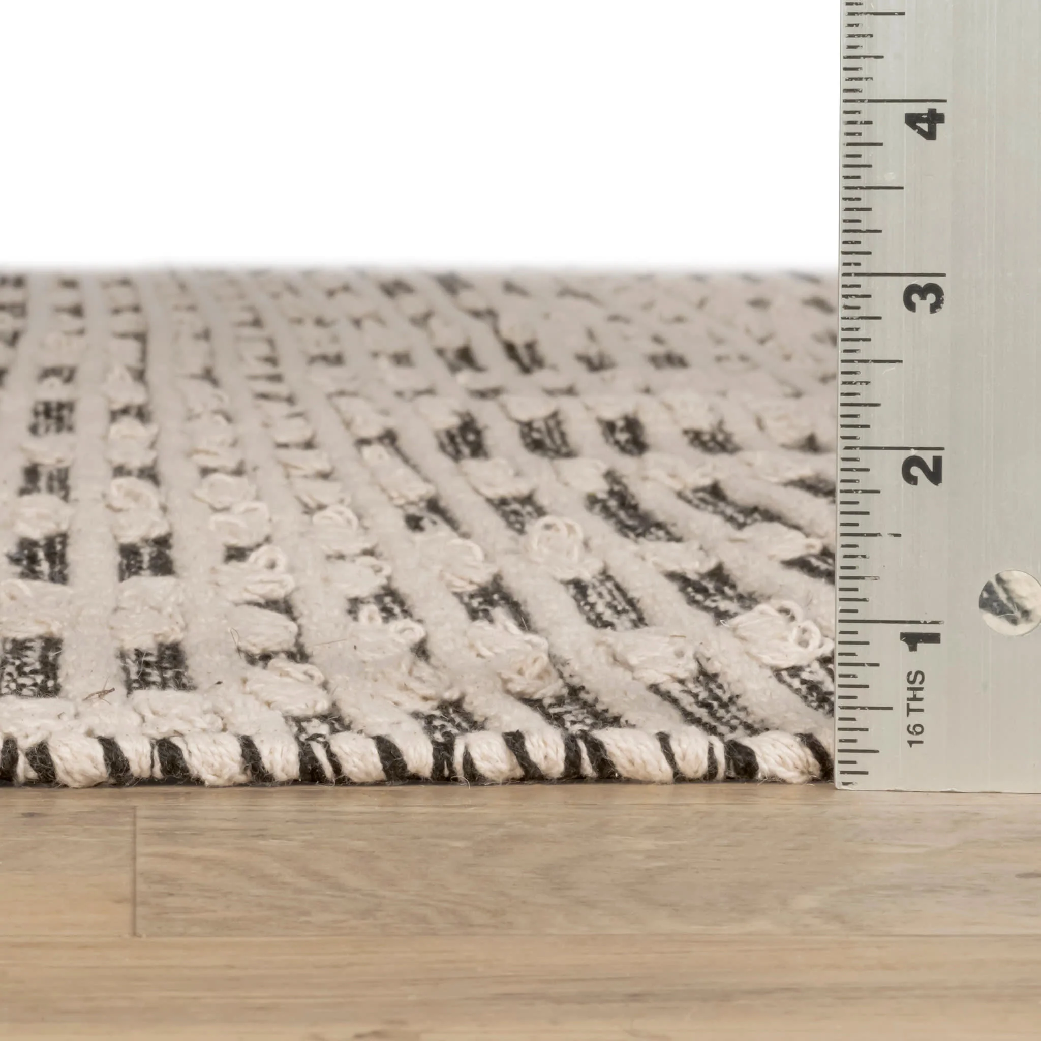 Textured Diamond Handwoven Cotton Rug | Black/Ivory - Image 4