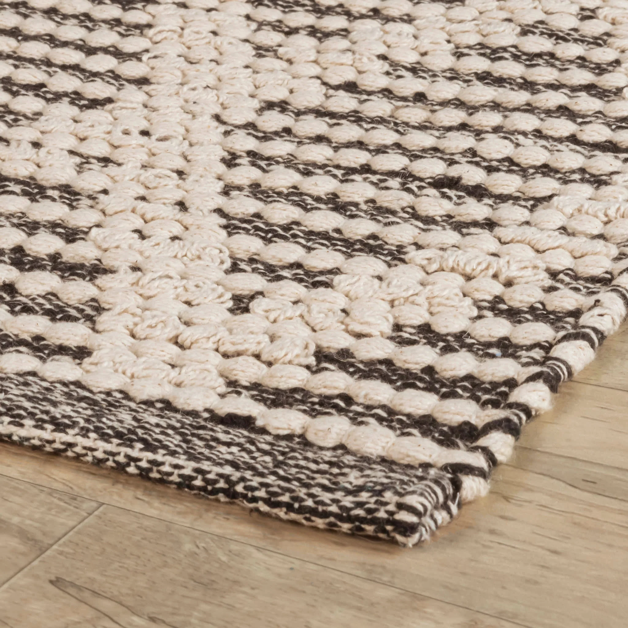 Textured Diamond Handwoven Cotton Rug | Black/Ivory - Image 5