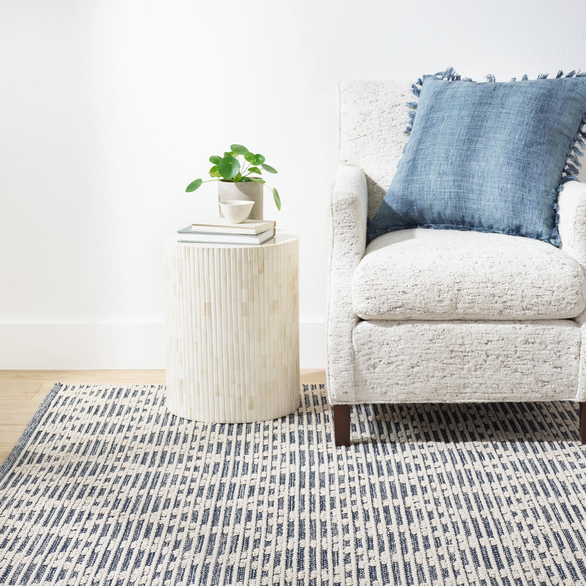 Textured Diamond Handwoven Cotton Rug | Blue/Ivory - Image 2