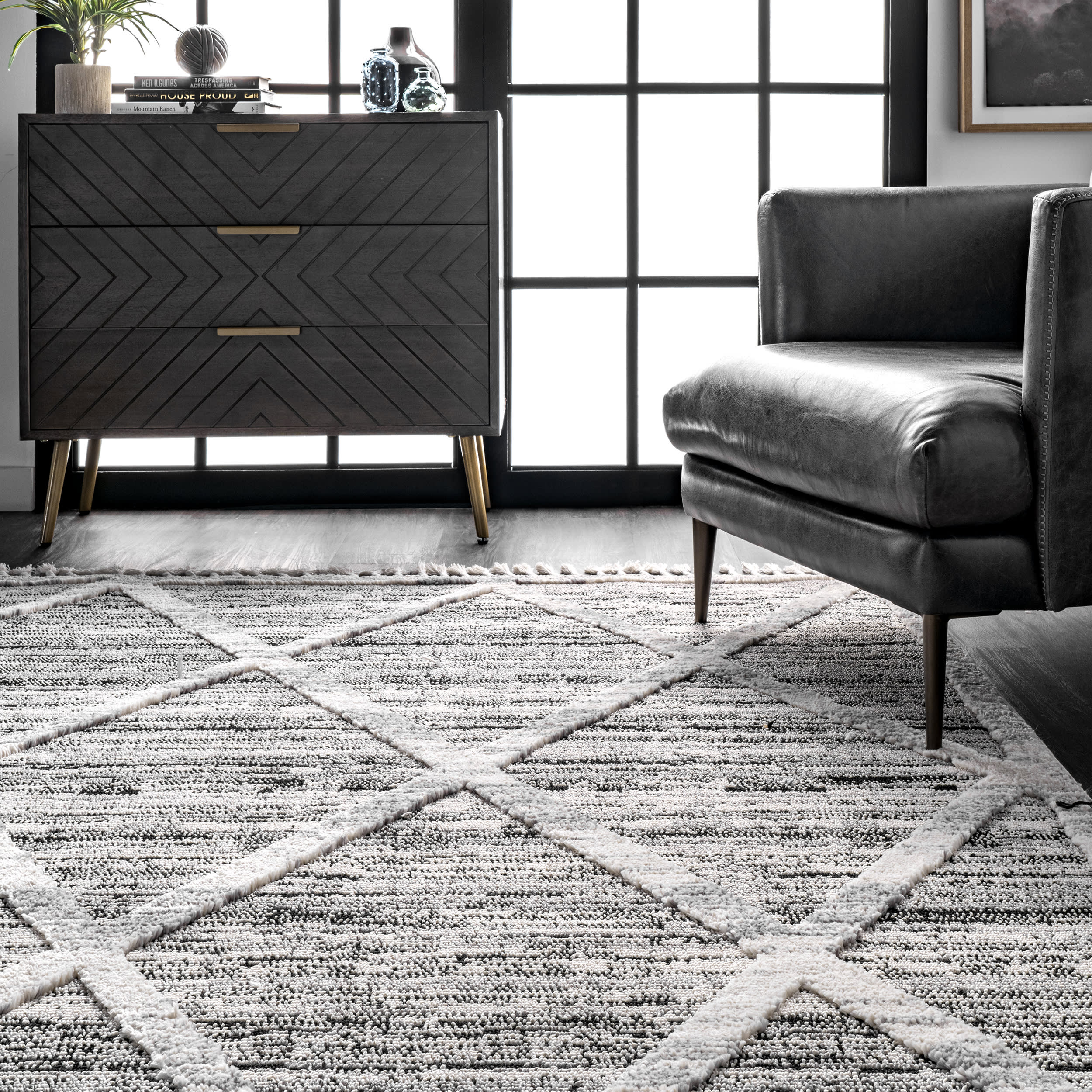 Textured Diamond Trellis Rug | Grey - Image 4
