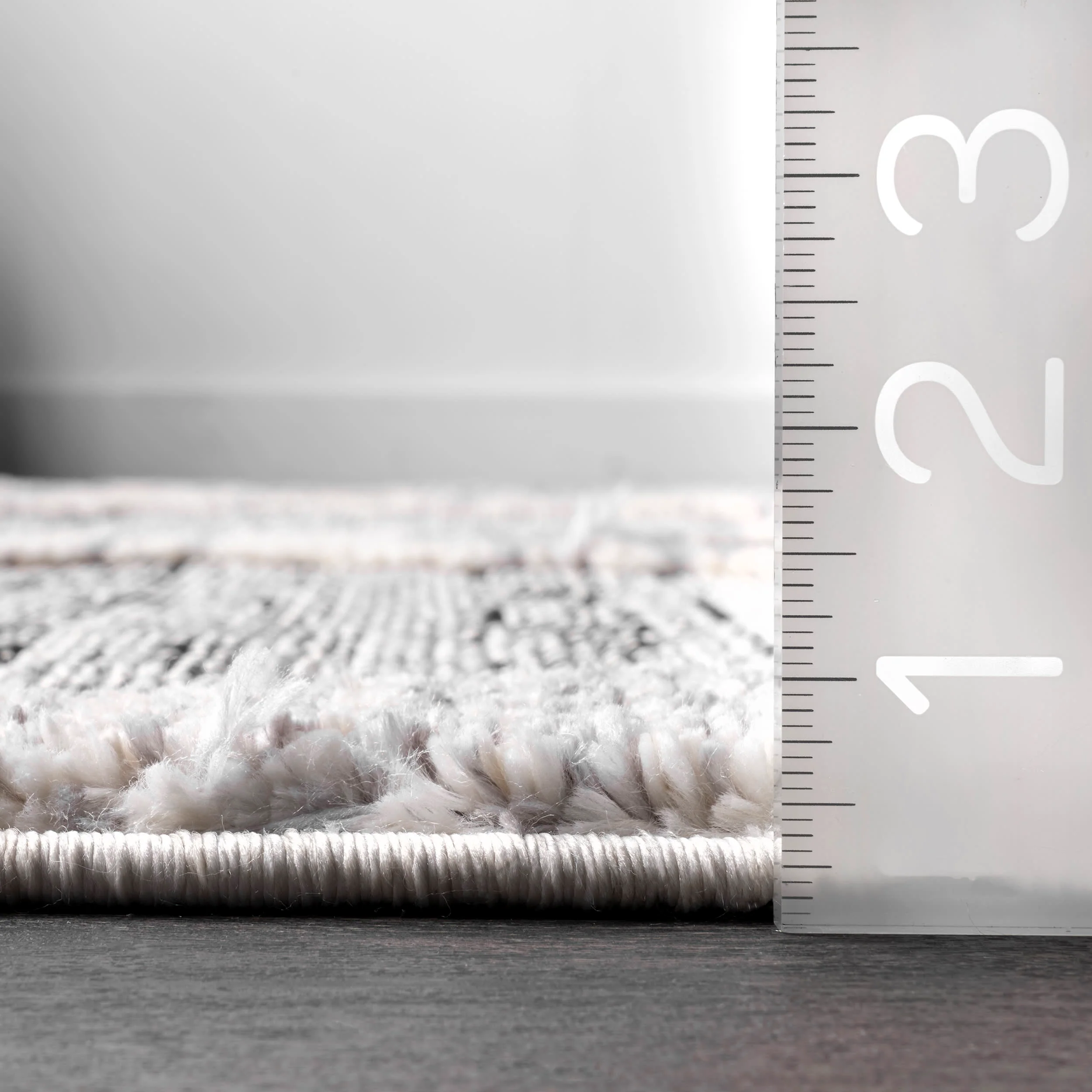 Textured Diamond Trellis Rug | Grey - Image 5