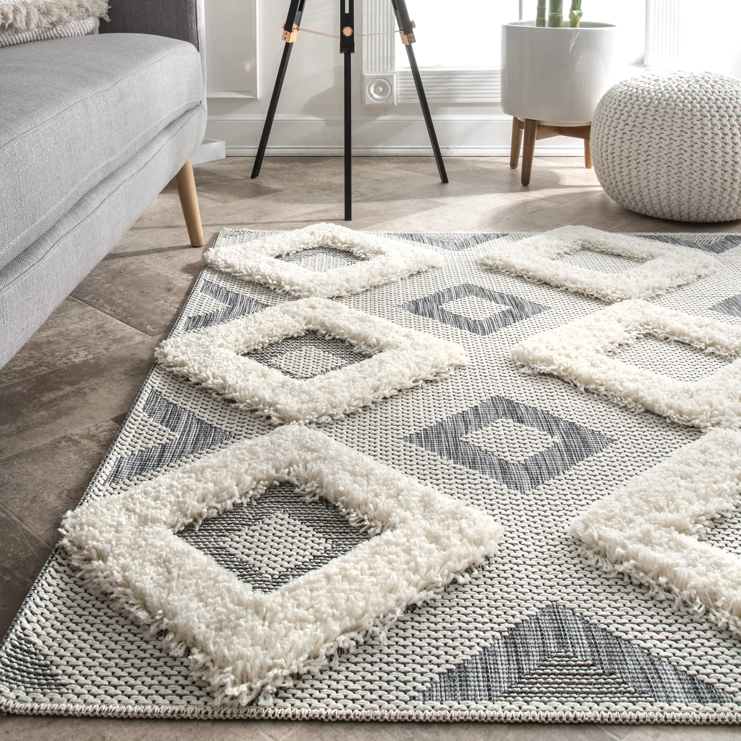 Textured Diamond Trellis Rug | Off White - Image 4