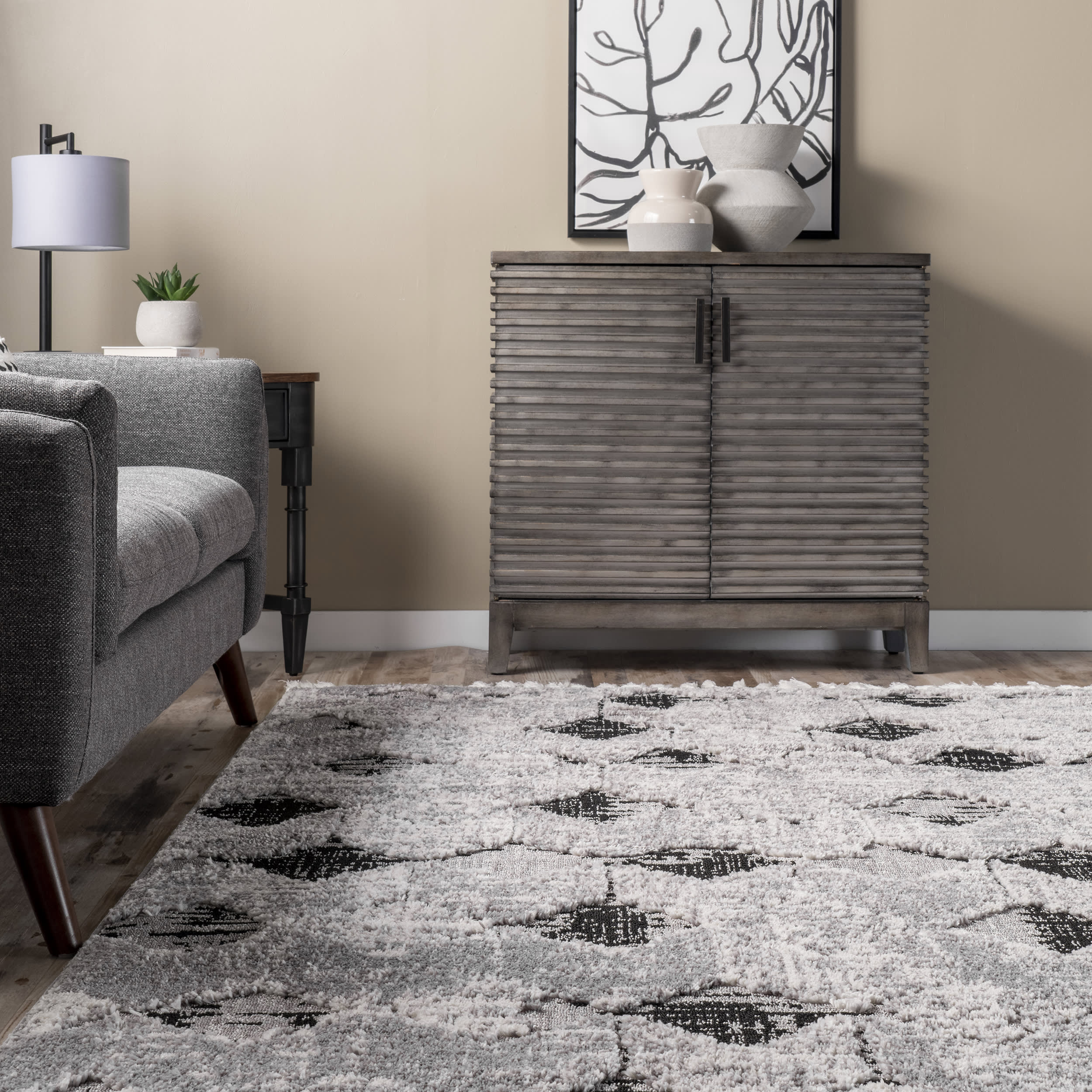 Textured Herringbone Tasseled Rug | Black - Image 4