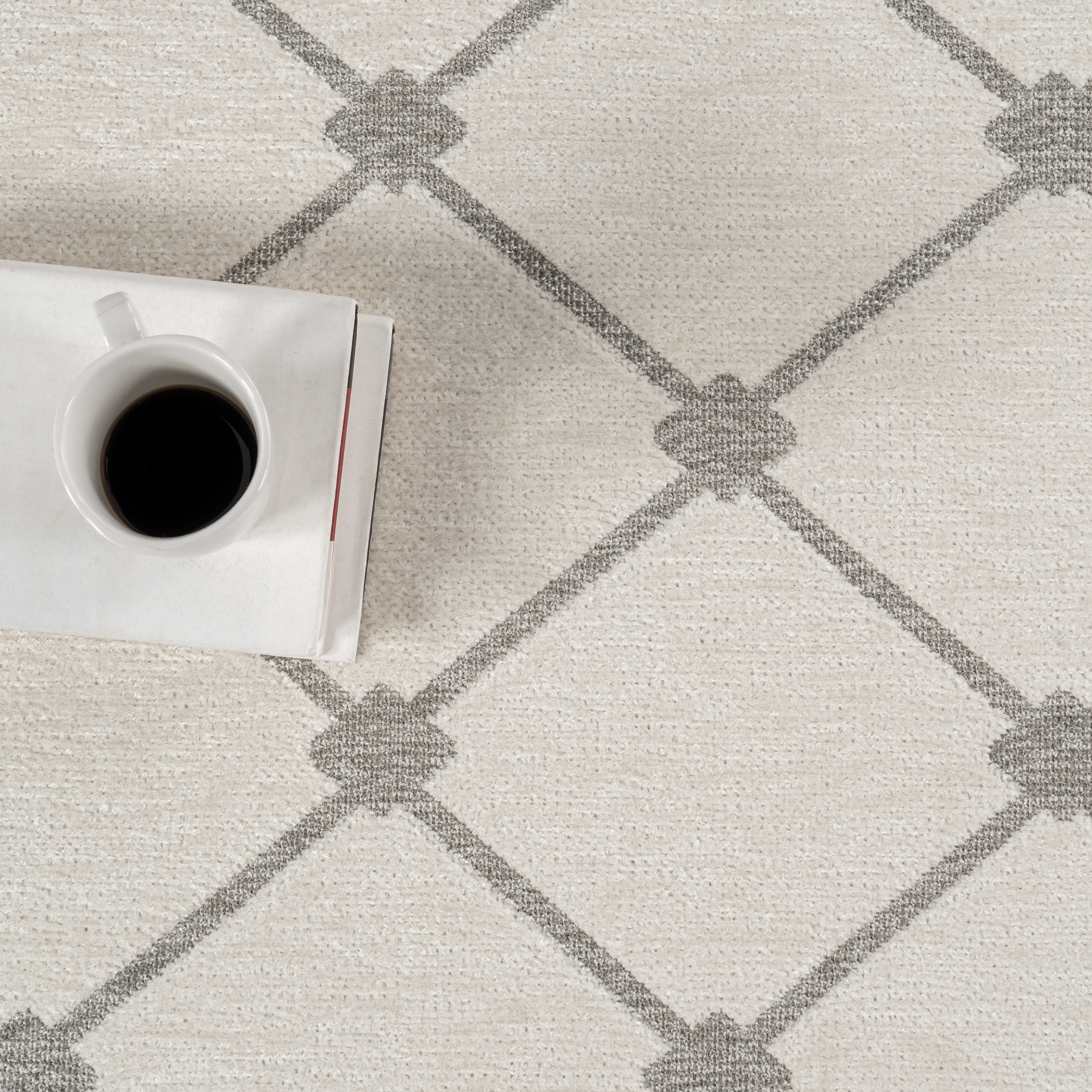 Thelma Lattice Fringed Reversible Washable Rug | Light Grey - Image 9