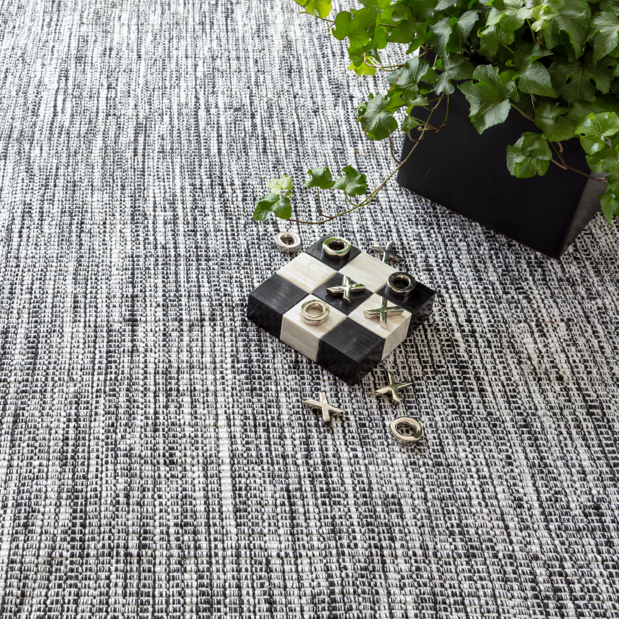 Tideline Handwoven Indoor/Outdoor Rug | Black - Image 2