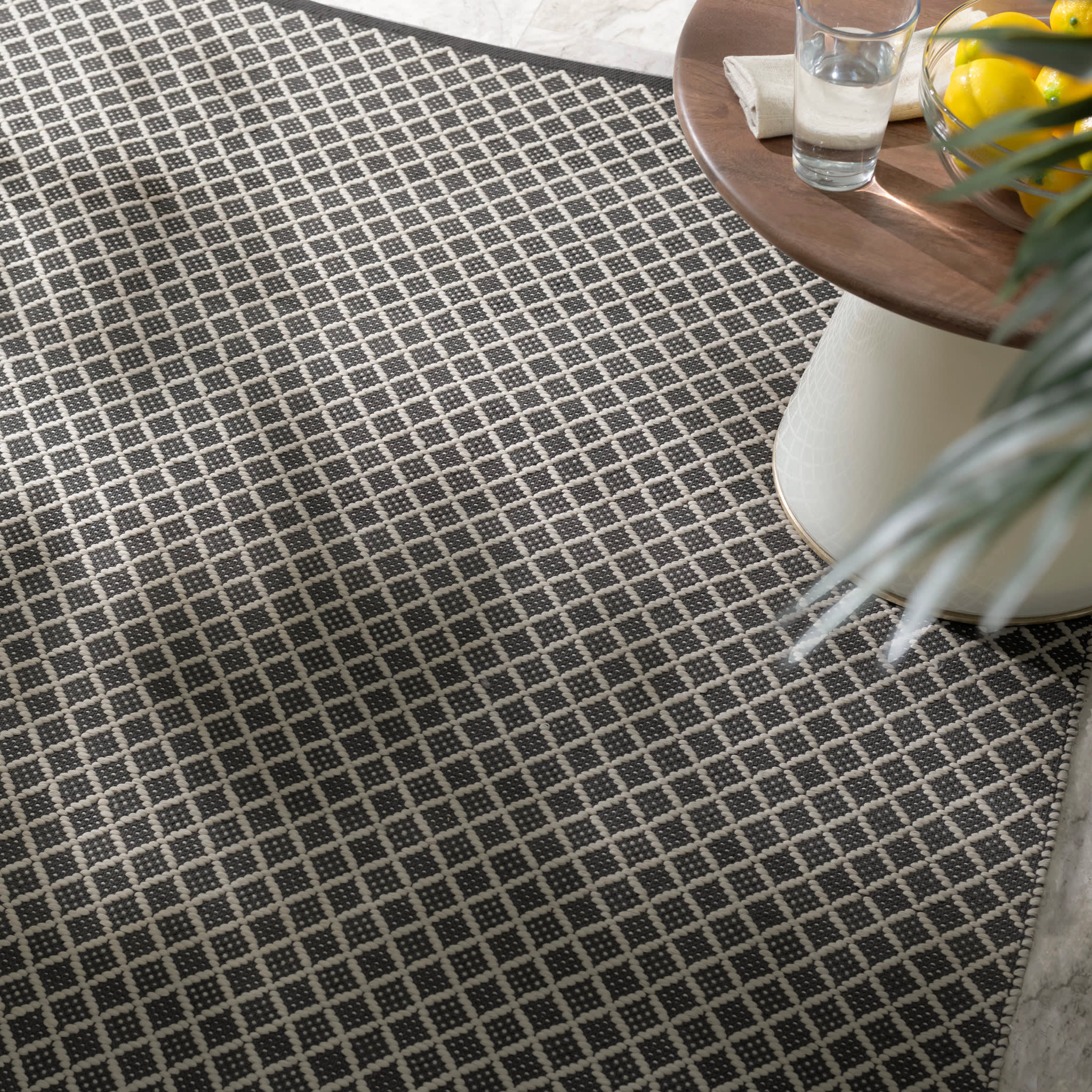 Trellis Handwoven Indoor/Outdoor Rug | Grey - Image 3