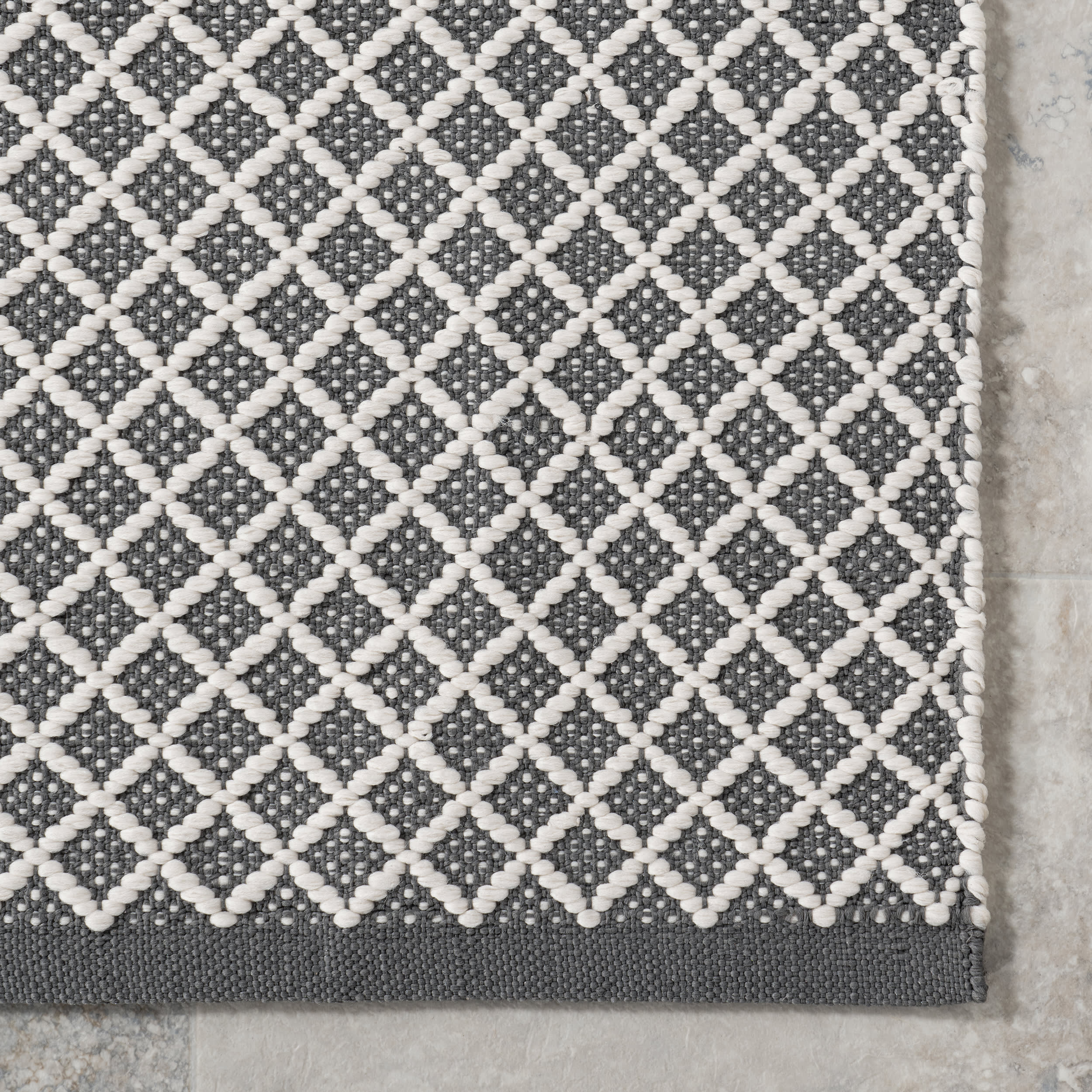 Trellis Handwoven Indoor/Outdoor Rug | Grey - Image 3