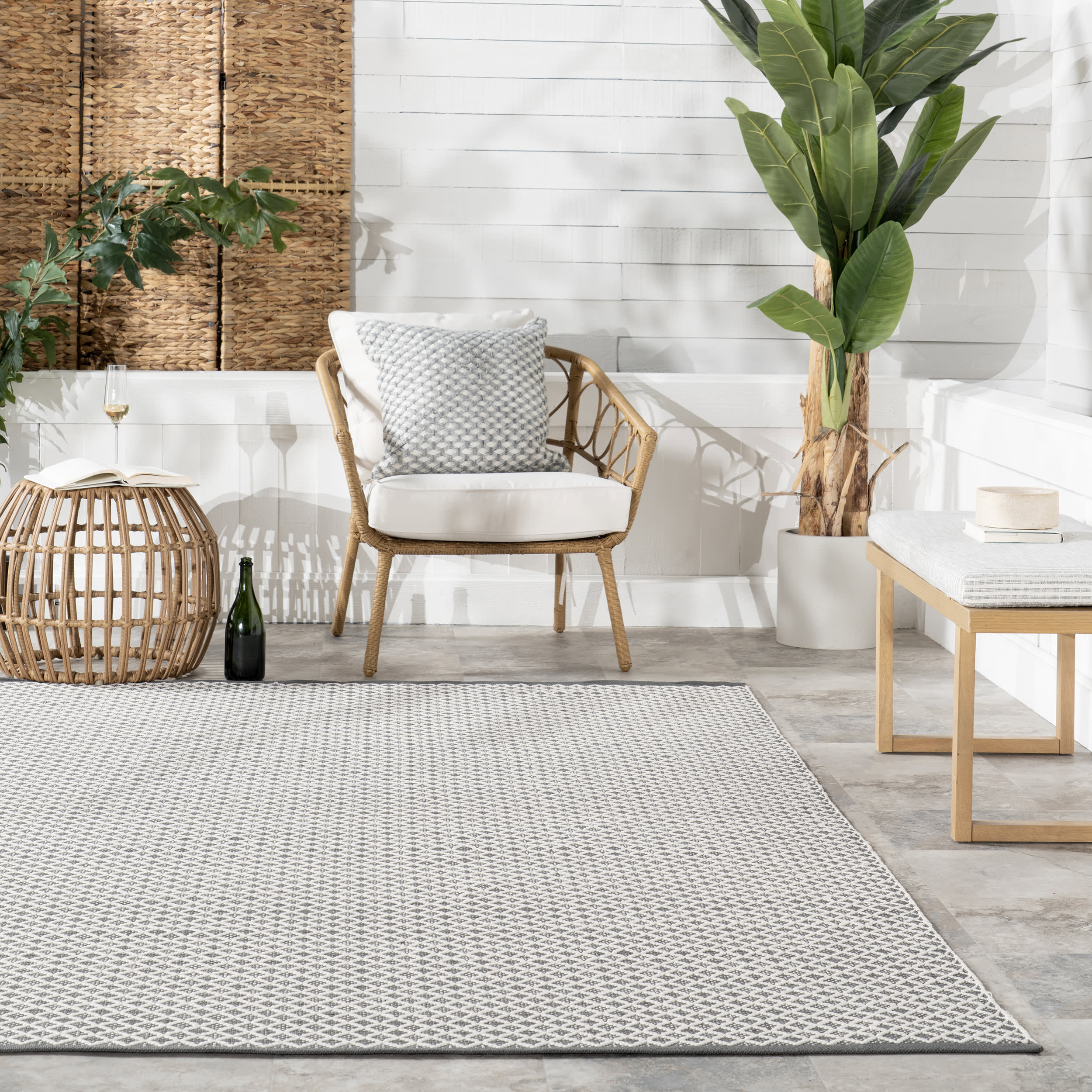 Trellis Handwoven Indoor/Outdoor Rug | Grey - Image 4
