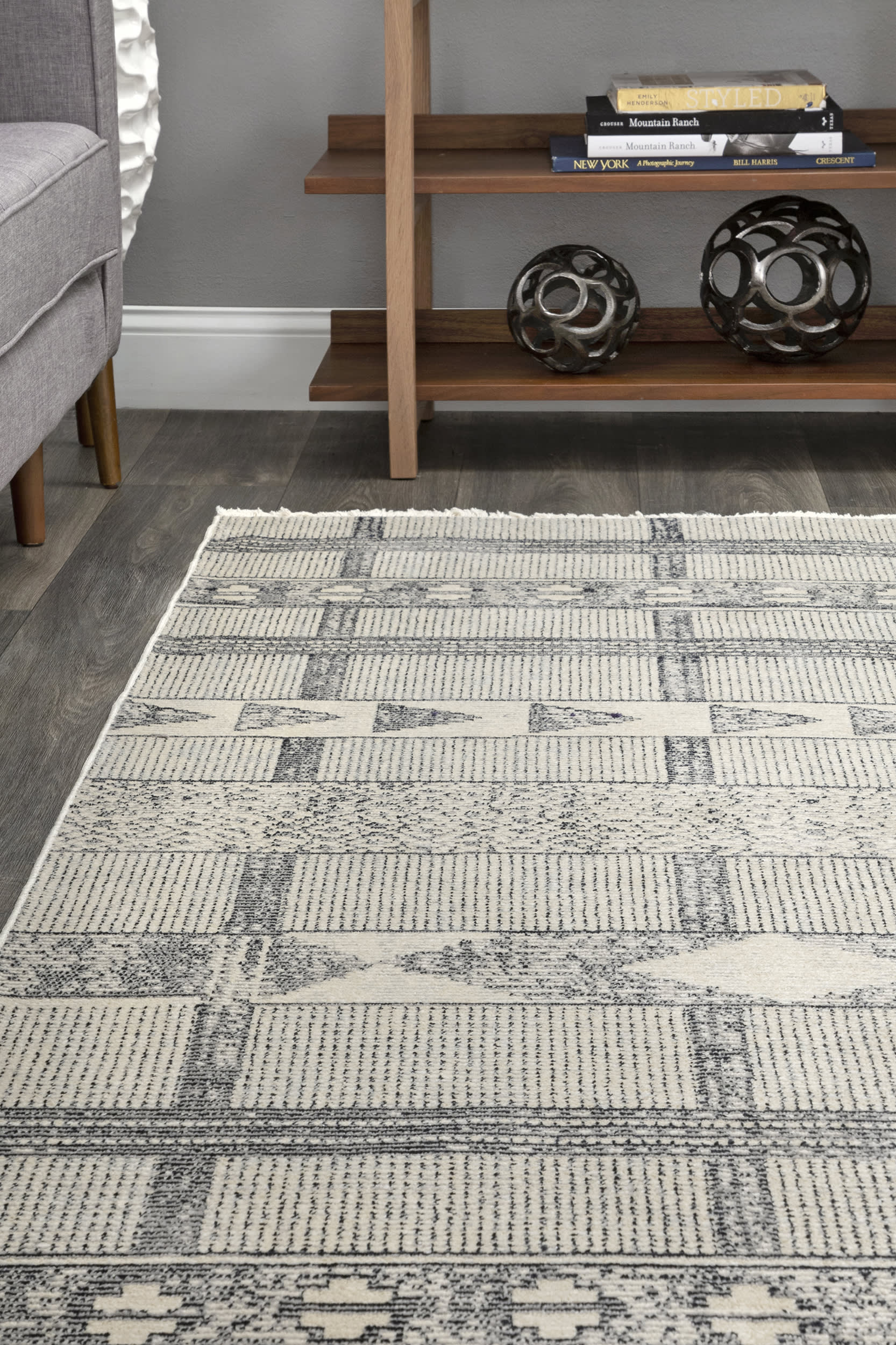 Tribal Cross Striped Rug | Grey - Image 4
