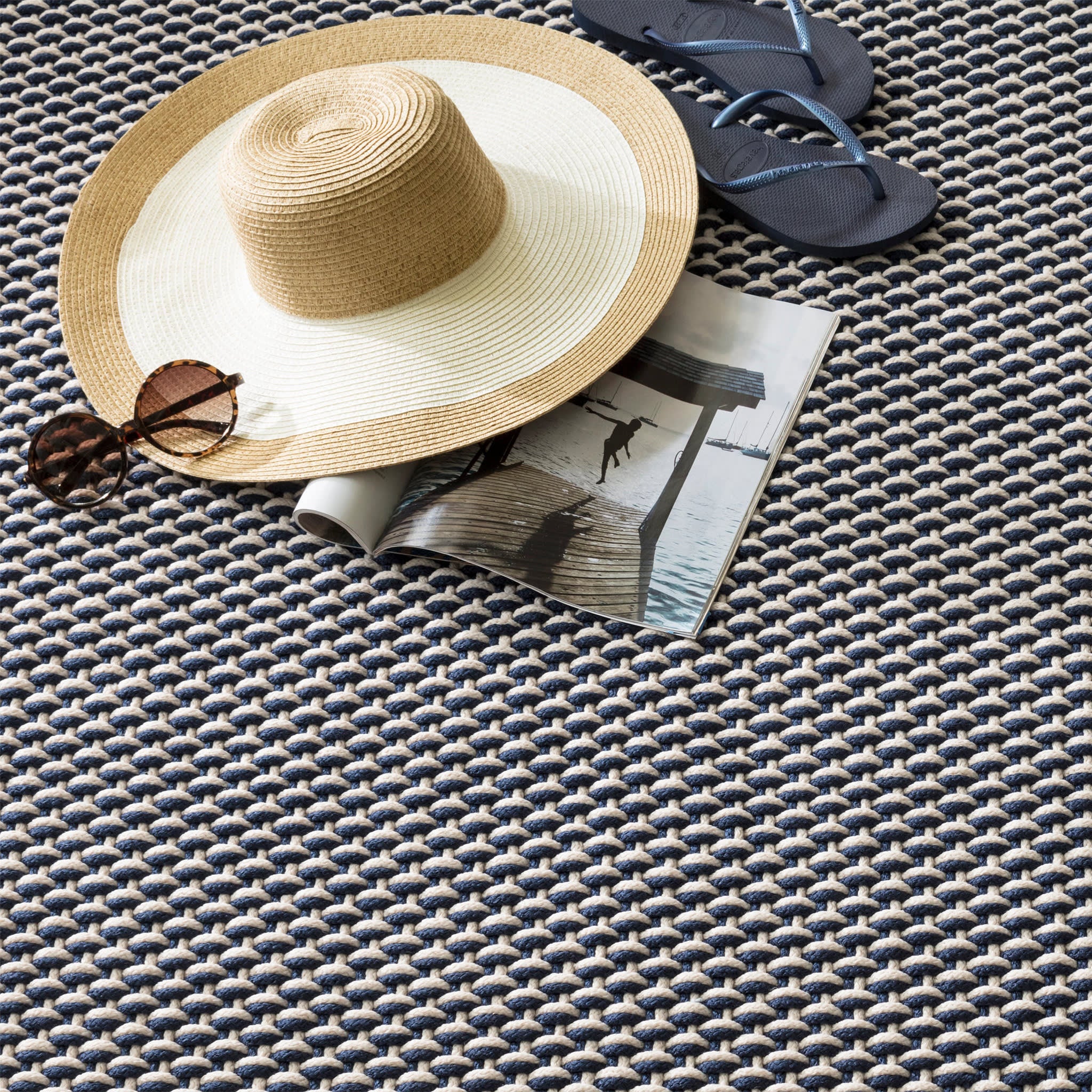 Two-Tone Rope Handwoven Indoor/Outdoor Rug | Navy/Ivory - Image 3