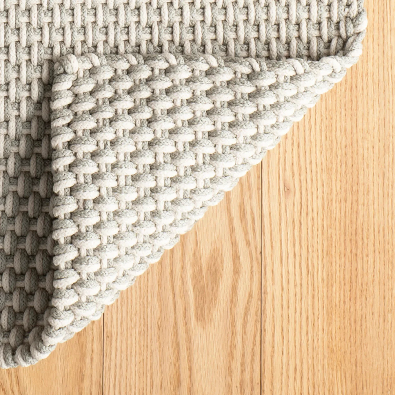 Two-Tone Rope Handwoven Indoor/Outdoor Rug | Platinum/Ivory - Image 4