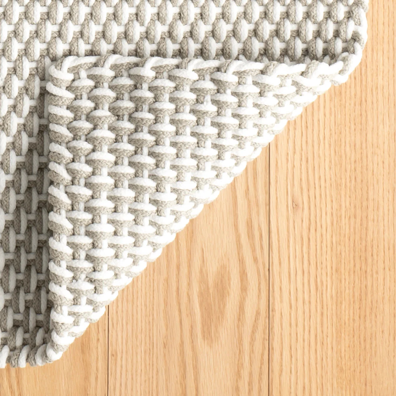 Two-Tone Rope Handwoven Indoor/Outdoor Rug | Platinum/White - Image 5