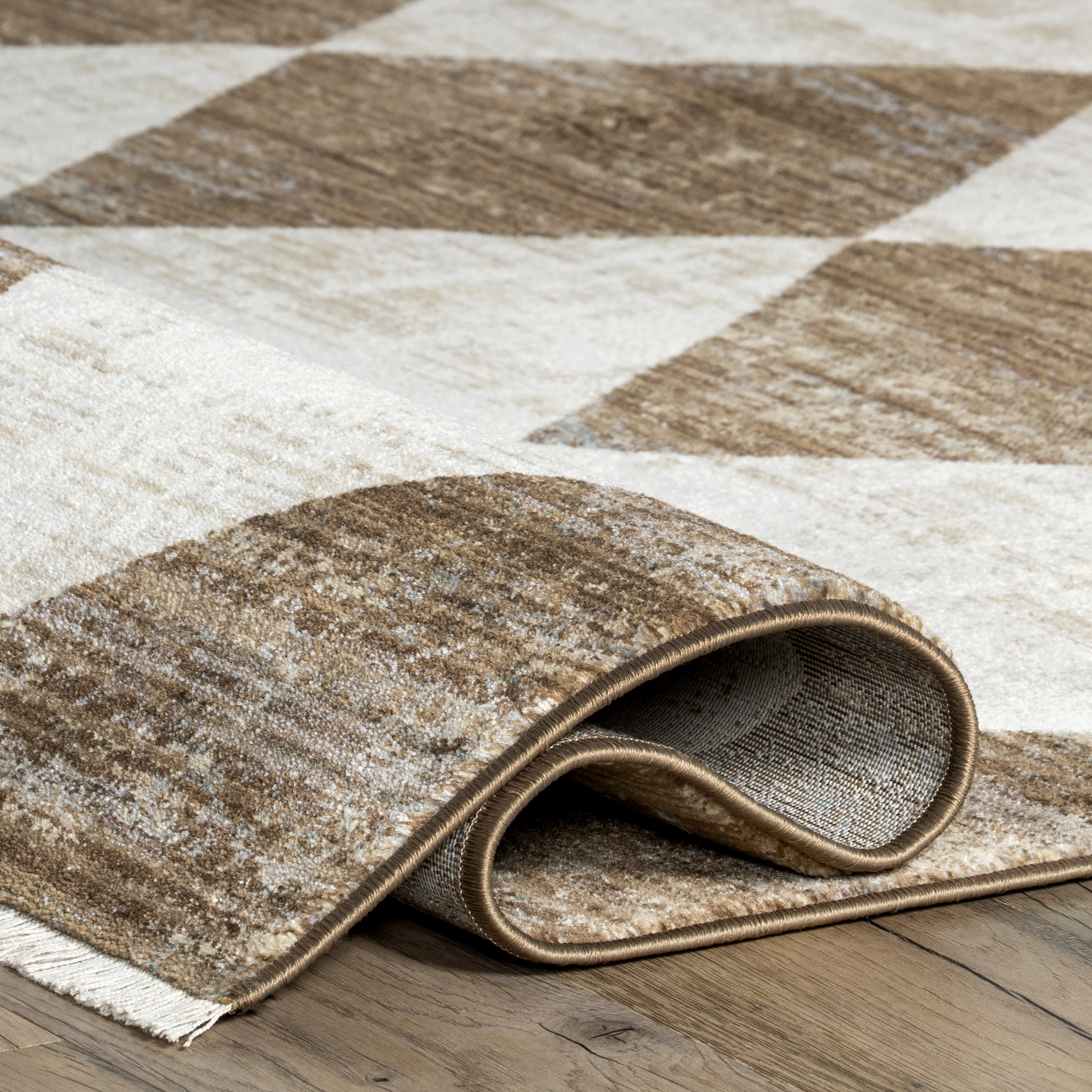 Vanni Checkered Fringed Rug | Beige - Image 8