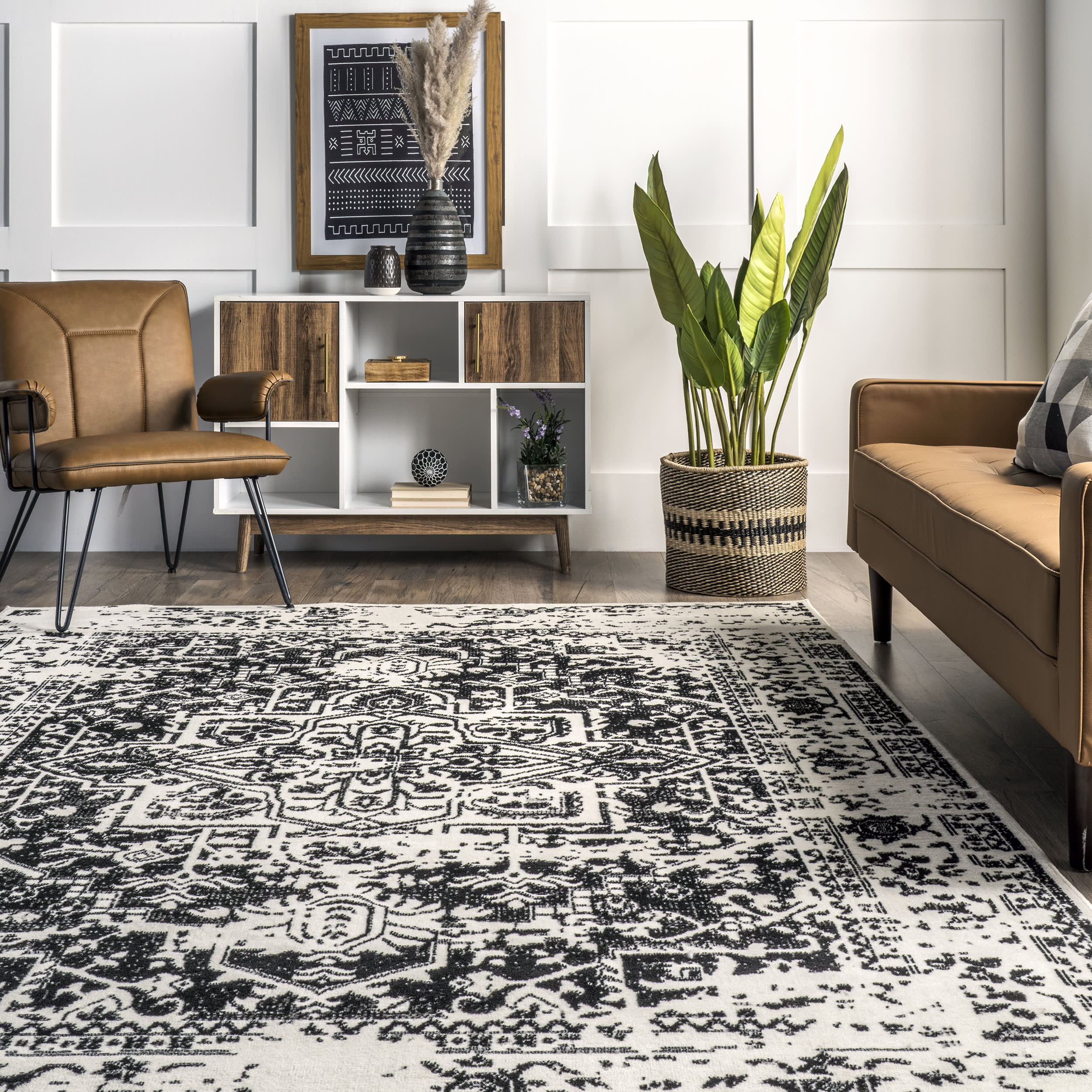 Vera Vintage Medallion Rug | Black And White - Image 4