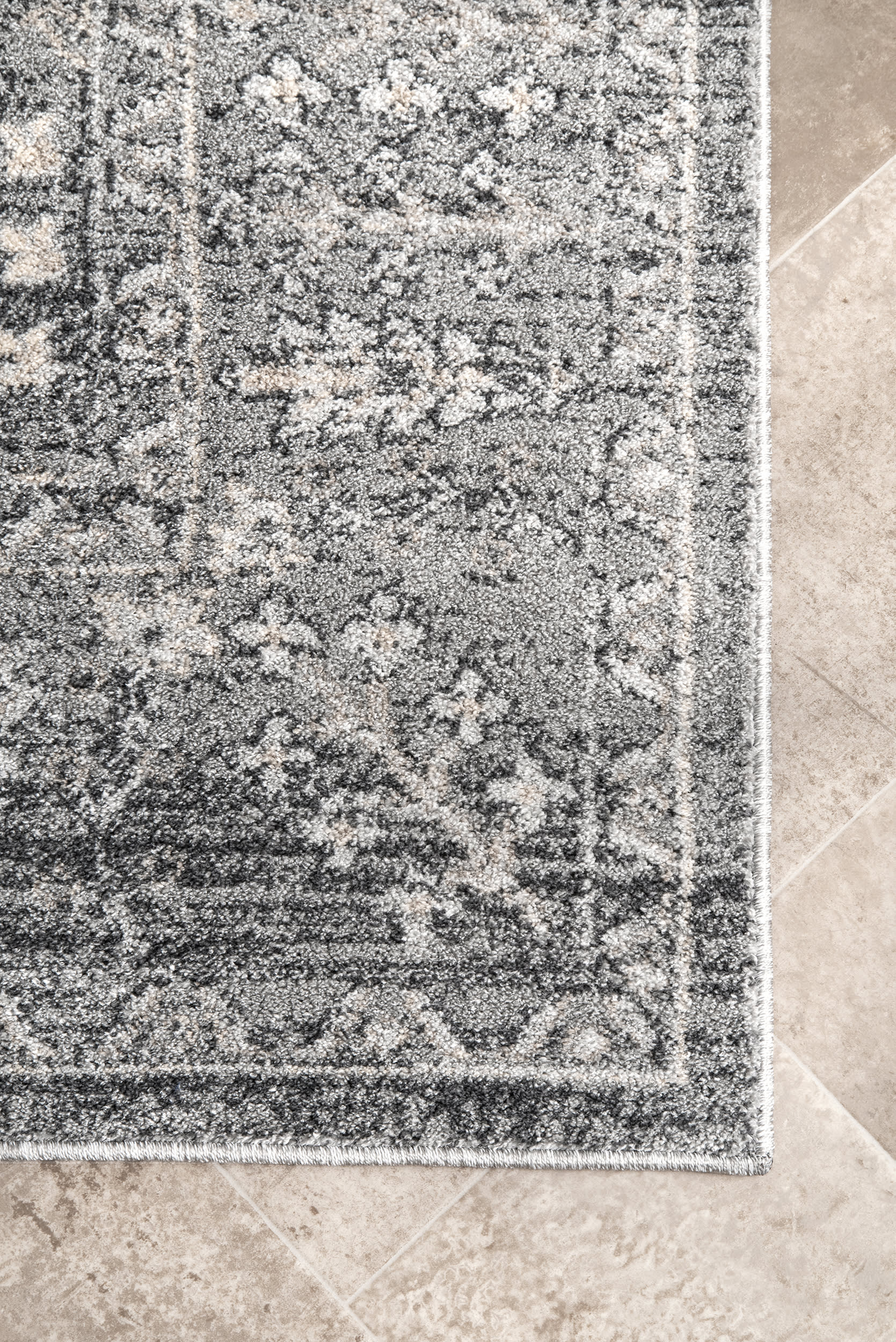 Vintage Floral Rug | Grey - Image 3
