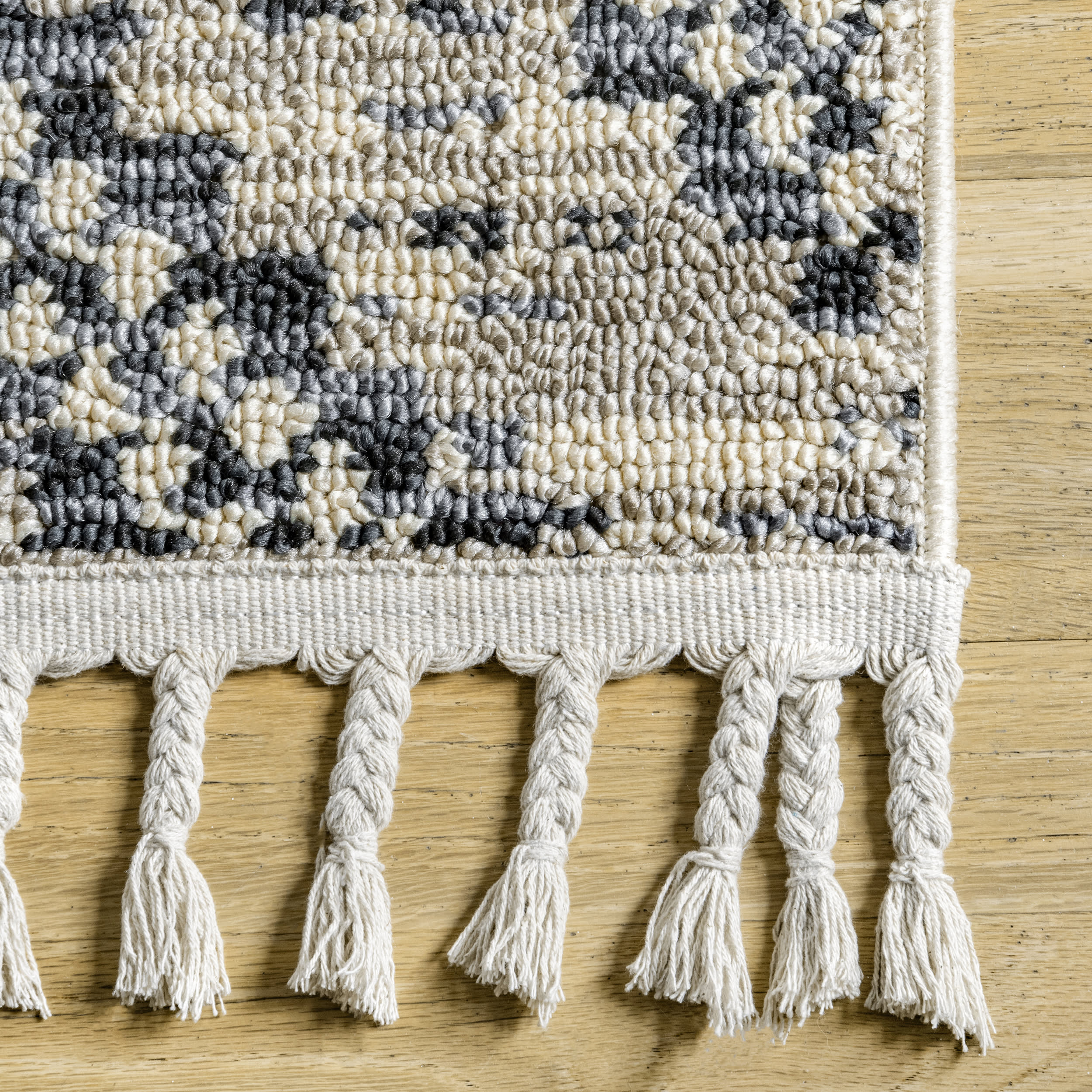 Vintage Lattice Tassel Rug | Light Grey - Image 3
