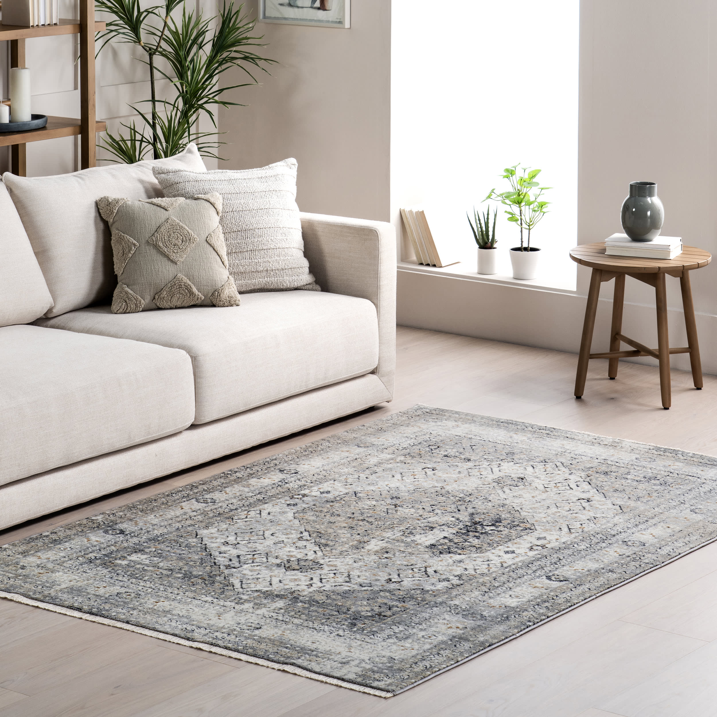 Vintage Medallion Fringe Rug | Grey - Image 2