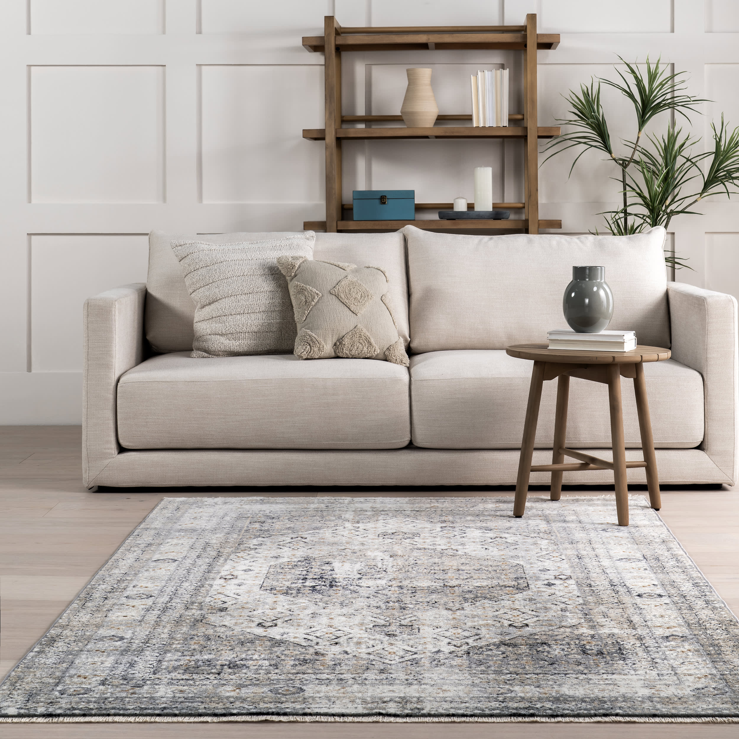 Vintage Medallion Fringe Rug | Grey - Image 4