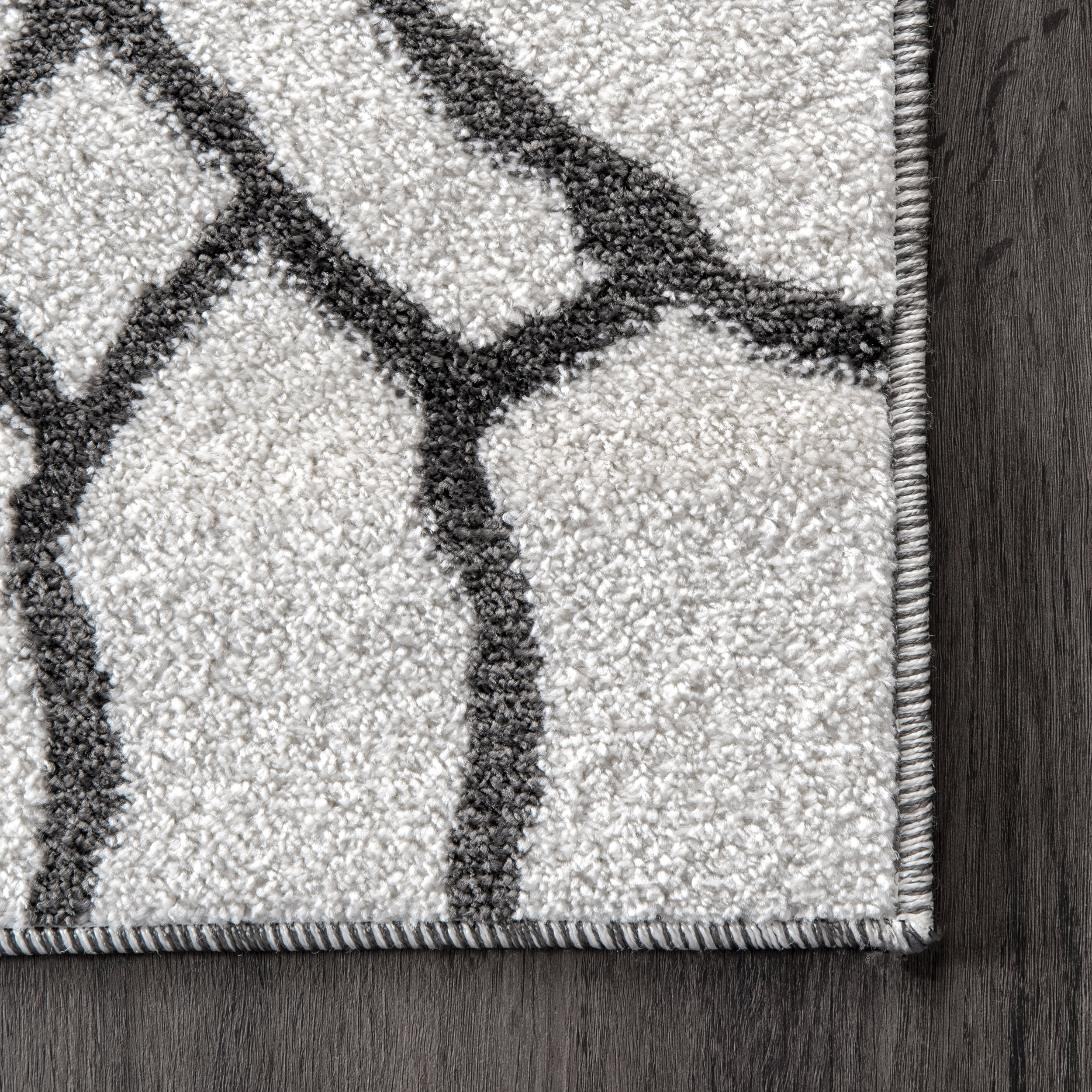 Wavy Diamond Lattice Rug | Grey - Image 3