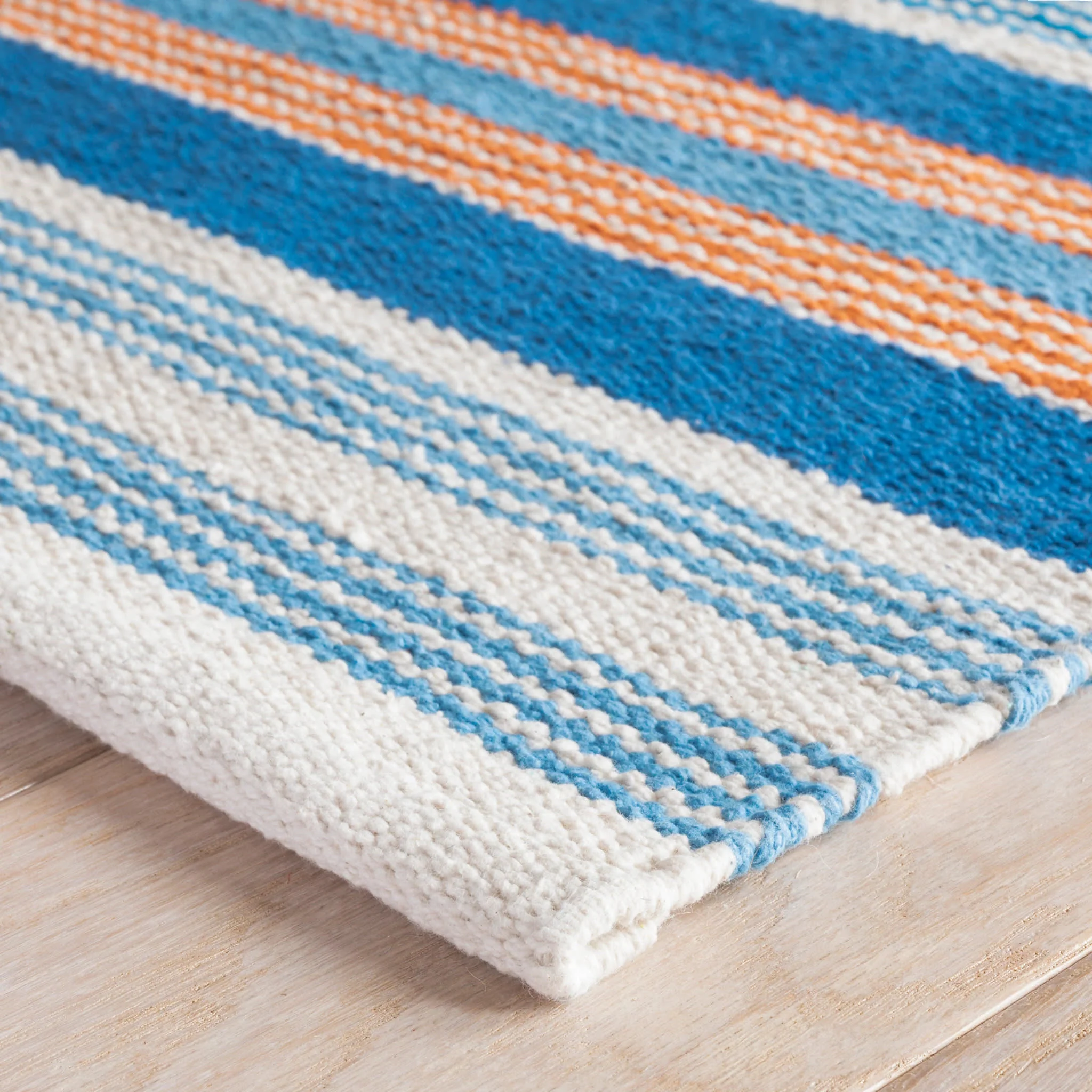 Wavy Stripe Handwoven Cotton Rug | Navy - Image 4