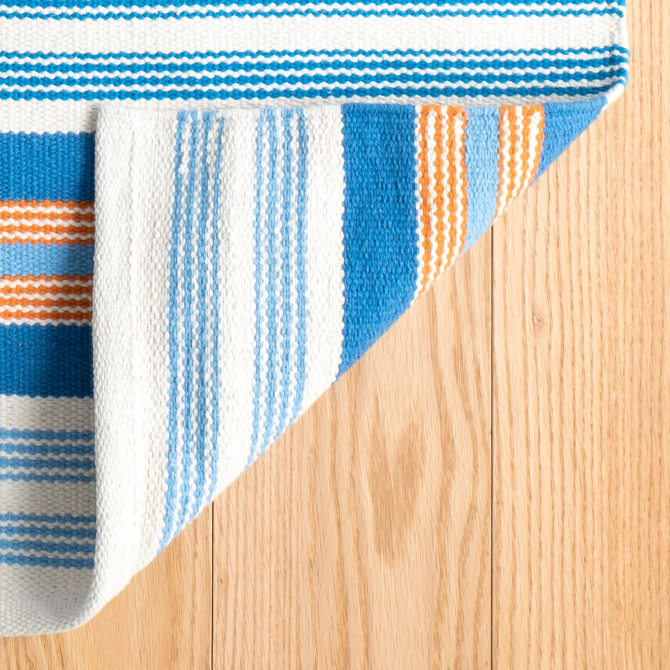Wavy Stripe Handwoven Cotton Rug | Navy - Image 5