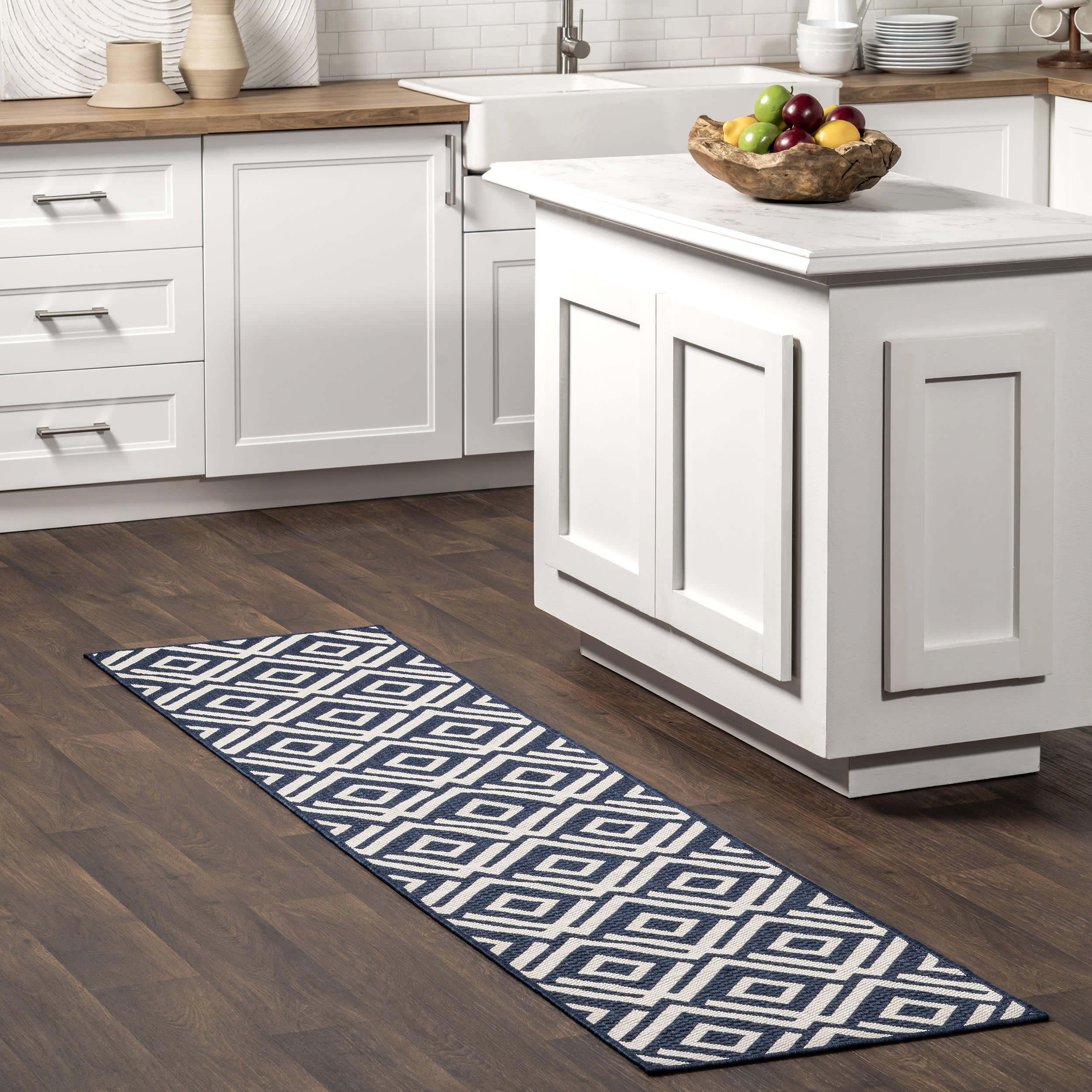 Winged Birdseye Lattice Indoor/Outdoor Rug | Navy - Image 2
