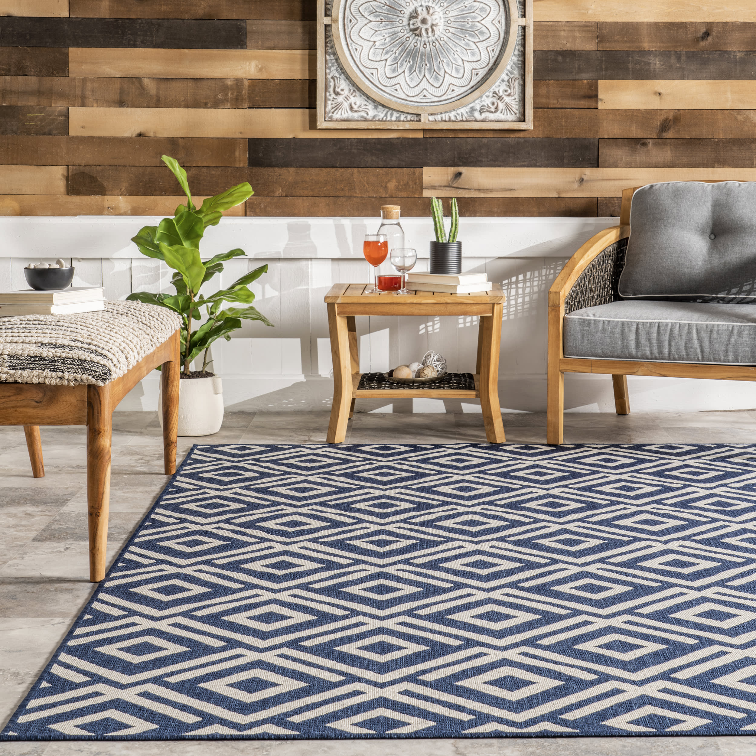Winged Birdseye Lattice Indoor/Outdoor Rug | Navy - Image 4