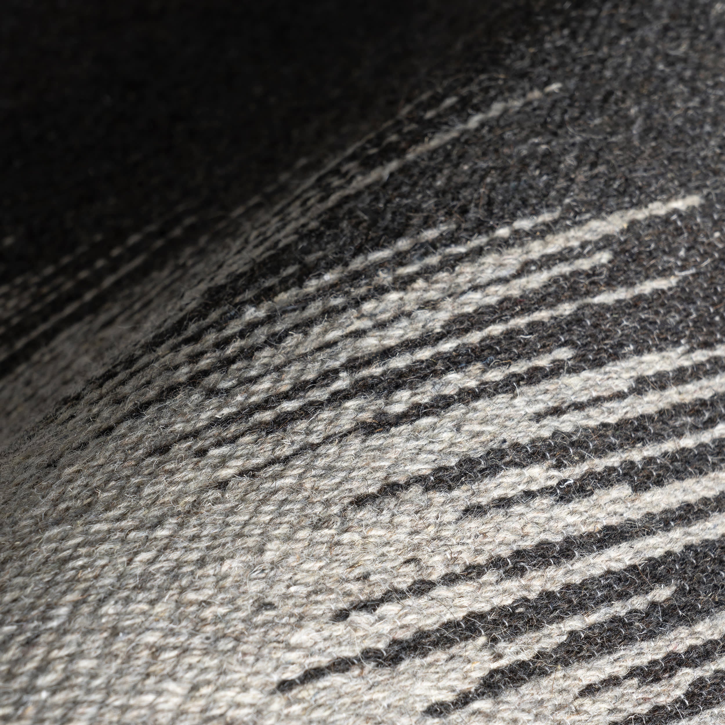 Wolf Reversible Wool Rug | Black - Image 3