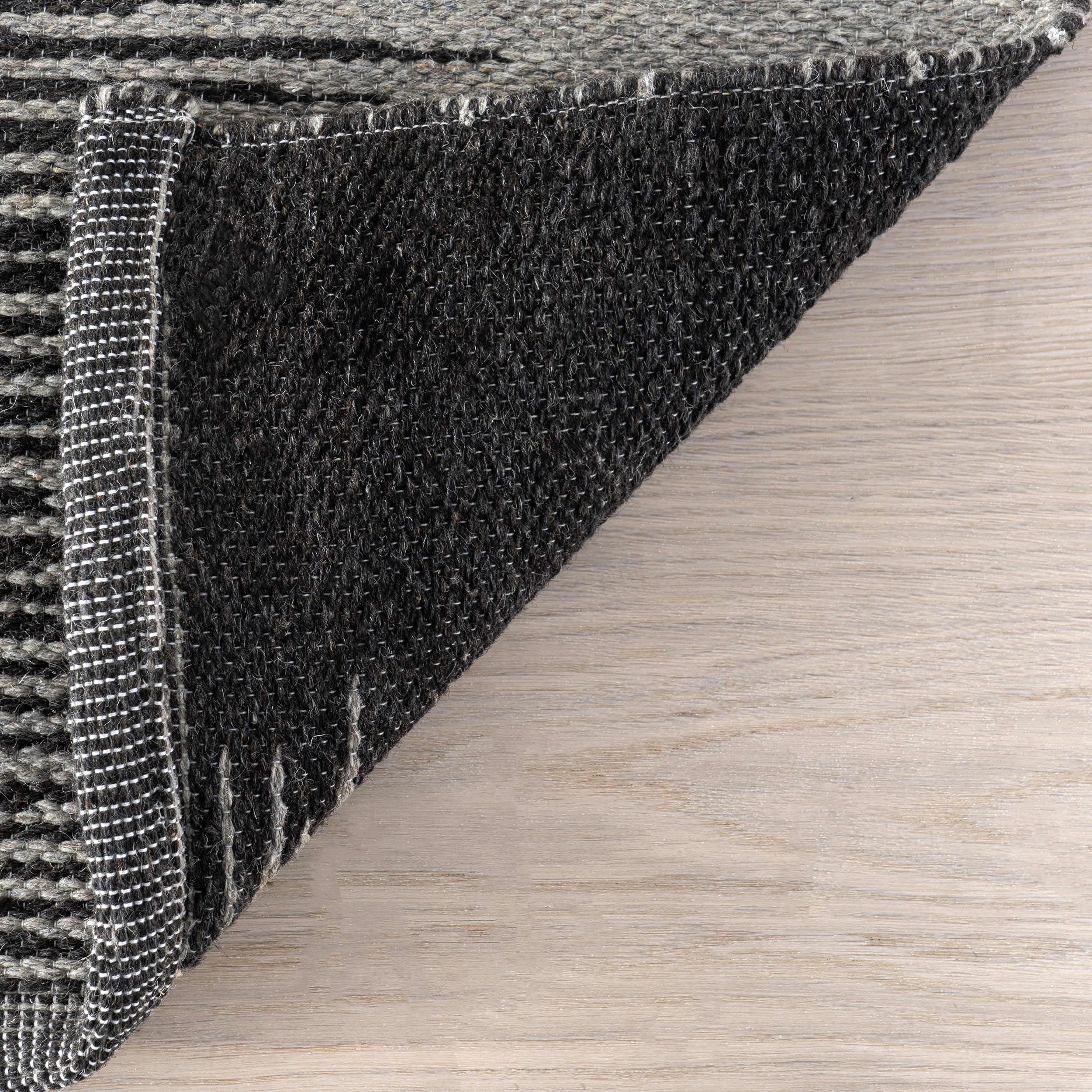 Wolf Reversible Wool Rug | Black - Image 9
