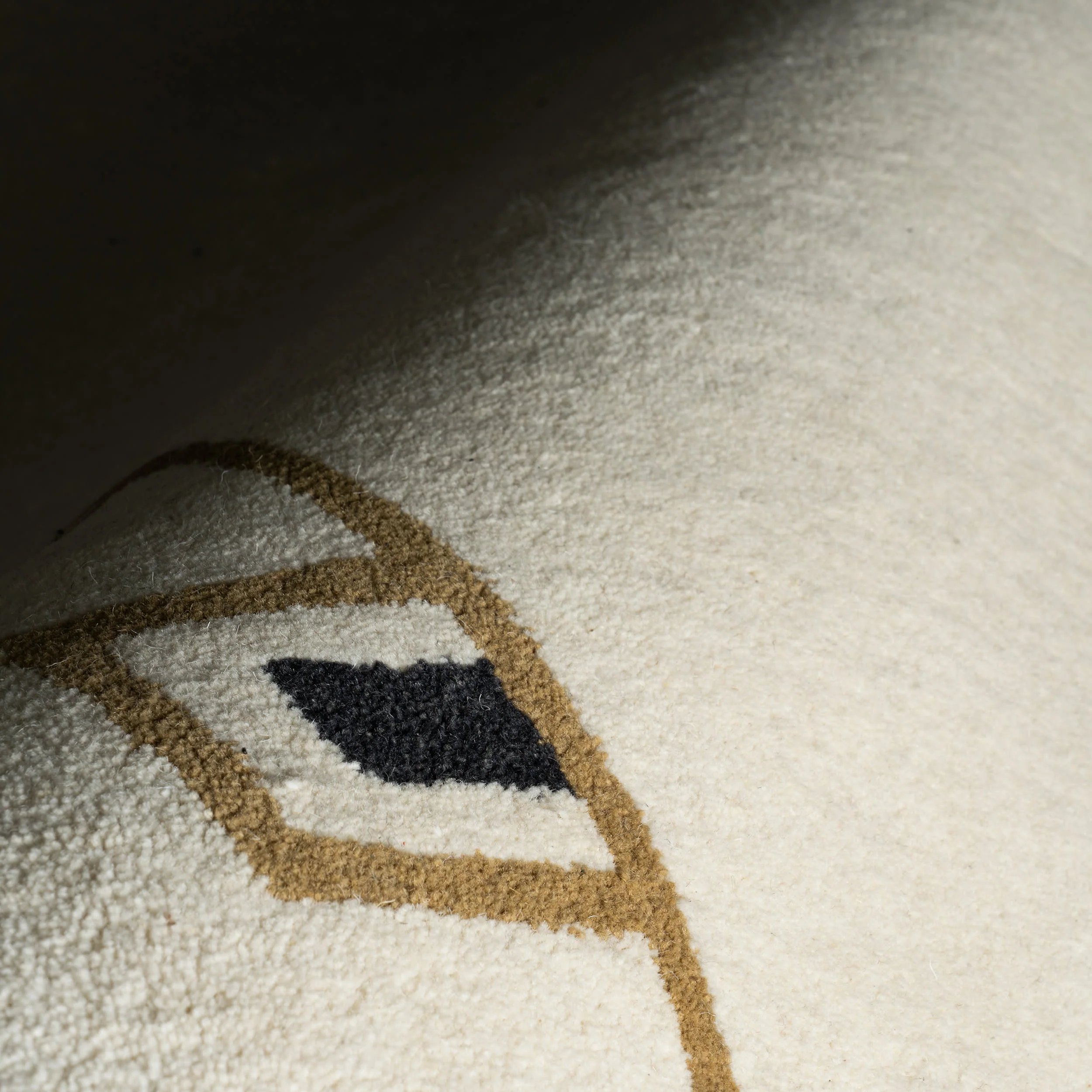 Yves Bordered Wool Rug by Nate Berkus | Ivory - Image 3
