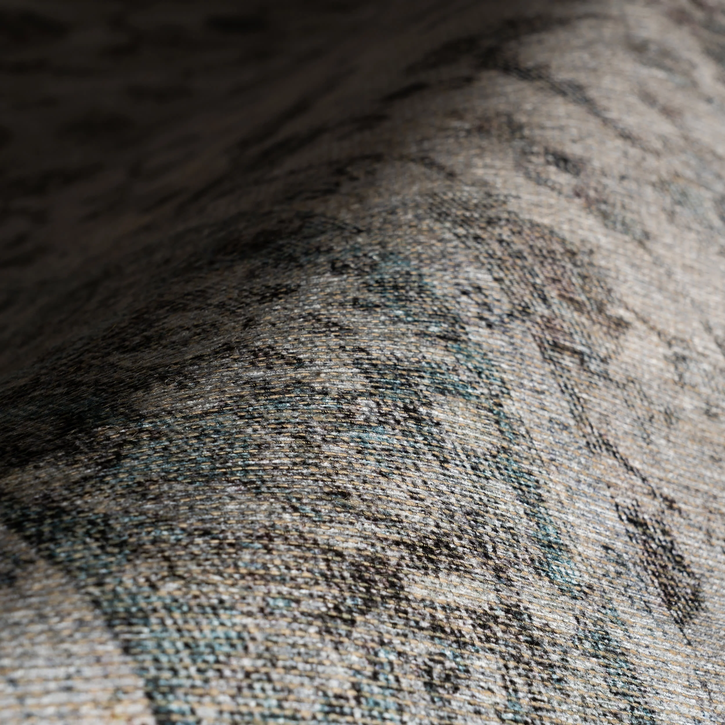 Zanika Traditional Vintage Rug | Ivory - Image 3
