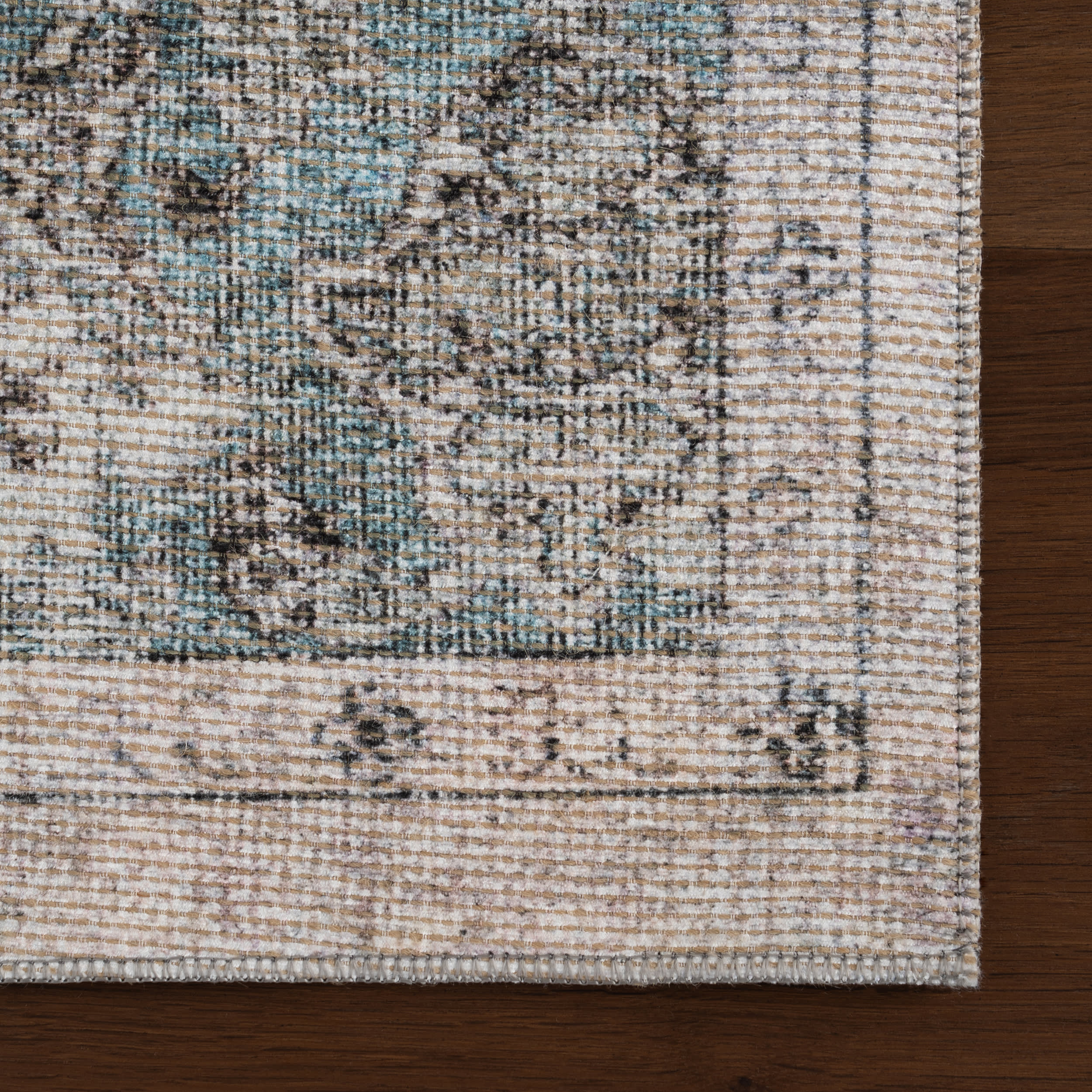 Zanika Traditional Vintage Rug | Ivory - Image 4