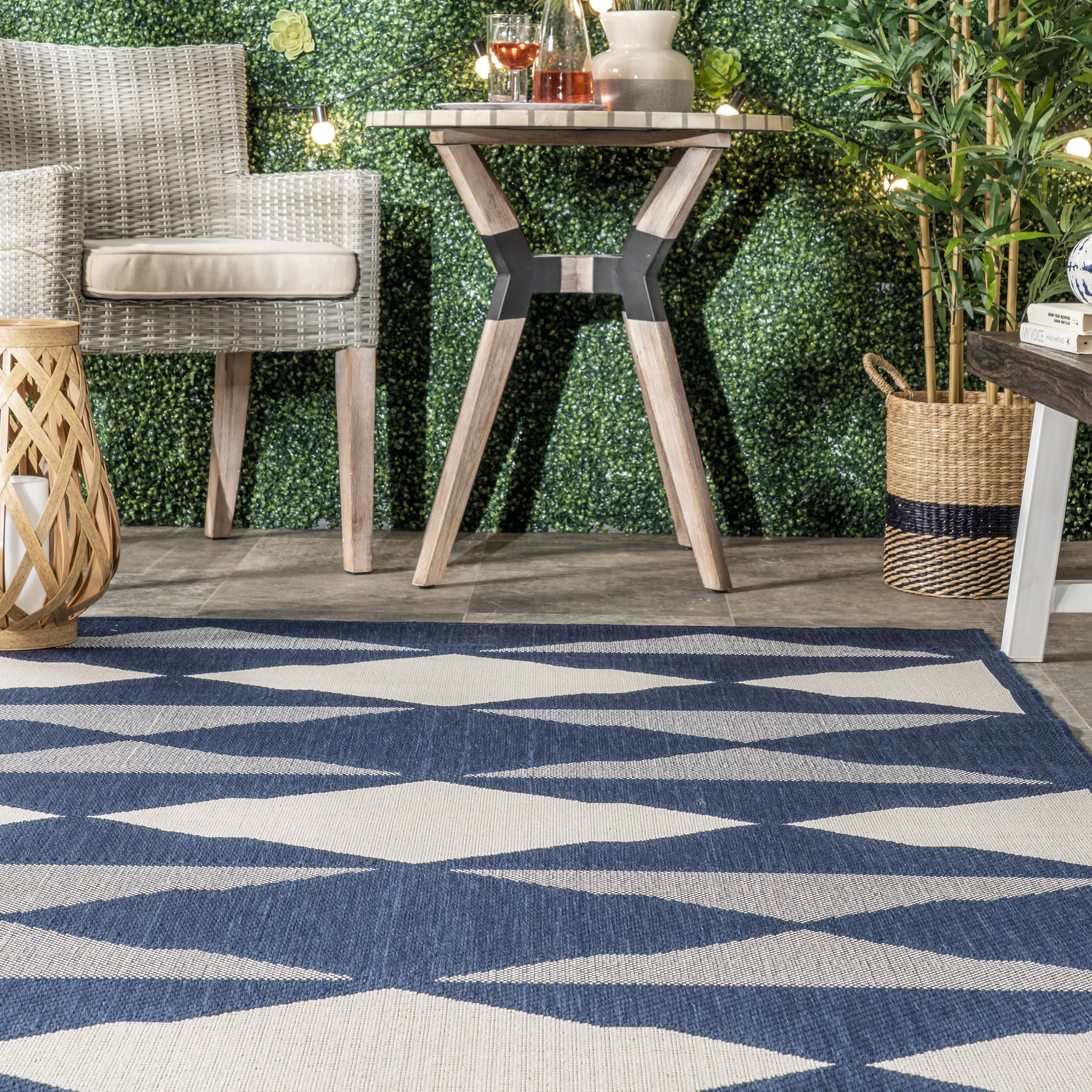 Ziggy Diamonds Indoor/Outdoor Rug | Navy - Image 4