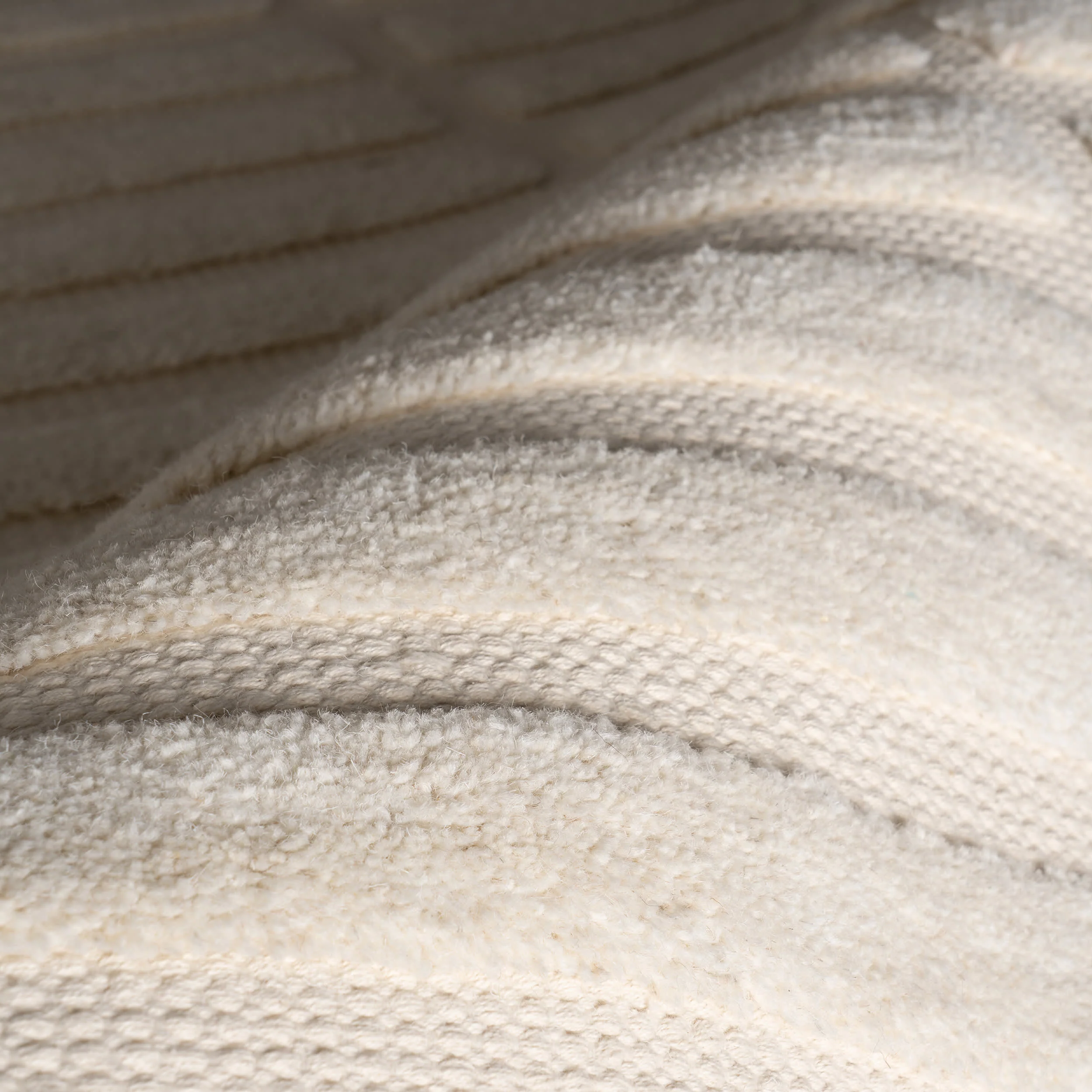 Zira Solid Mid-Century Modern Rug | Ivory - Image 3